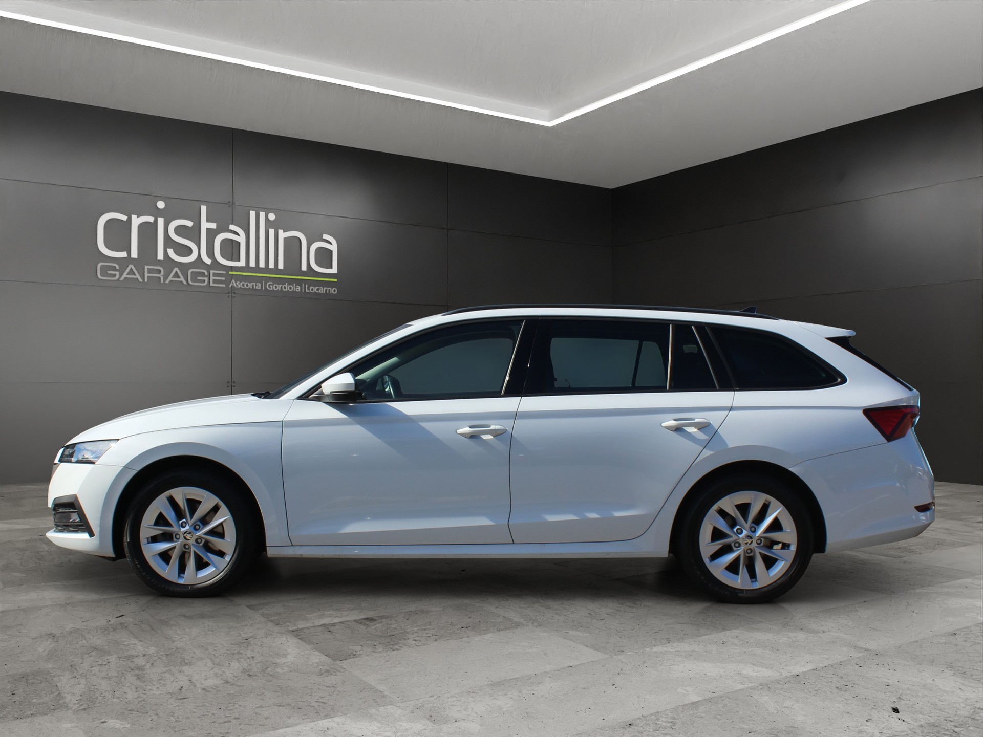 SKODA Octavia Combi 2.0 TSI Ambition 4x4 DSG-showroom-element-1