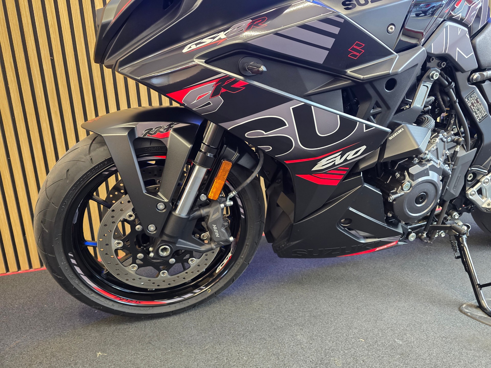 SUZUKI GSX 8 R-image-5