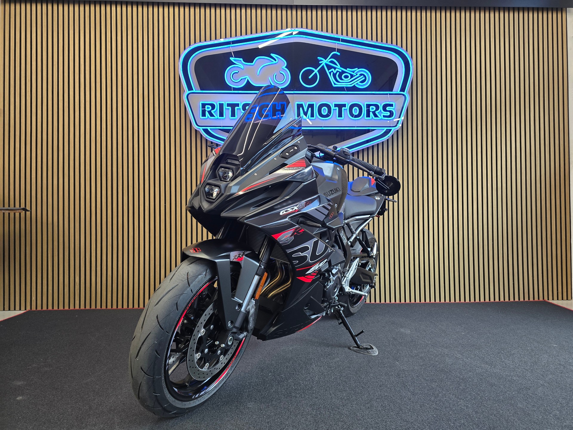 SUZUKI GSX 8 R-image-2