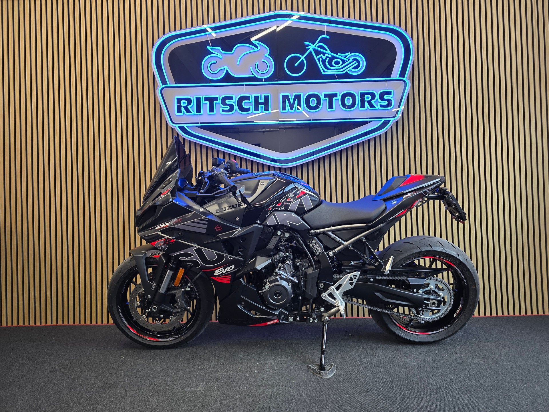 SUZUKI GSX 8 R-image-3