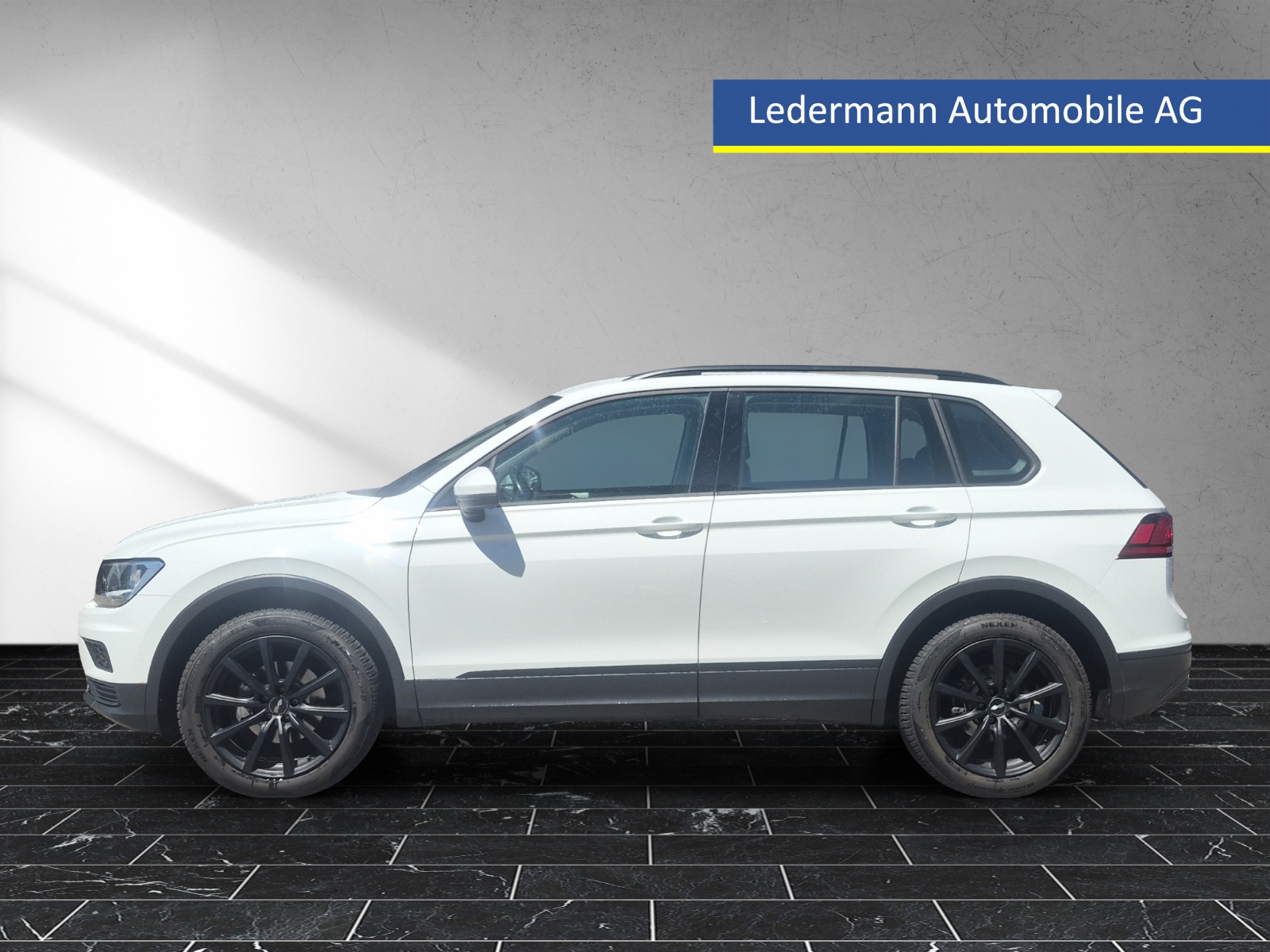 VW Tiguan 2.0 TDI SCR Trendline 4Motion-showroom-element-1