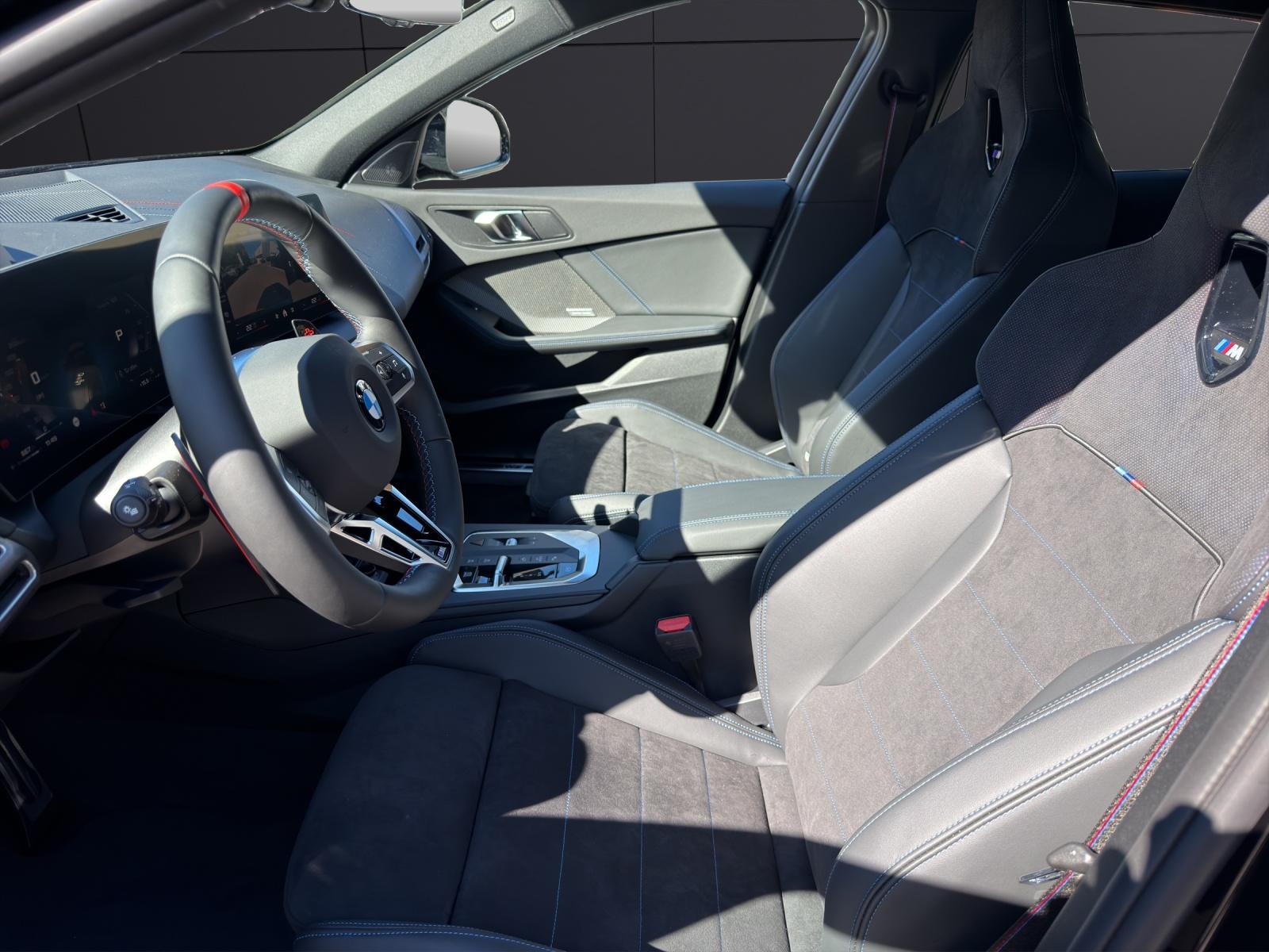 BMW 1er Reihe F70 M135i xDrive-showroom-element-1