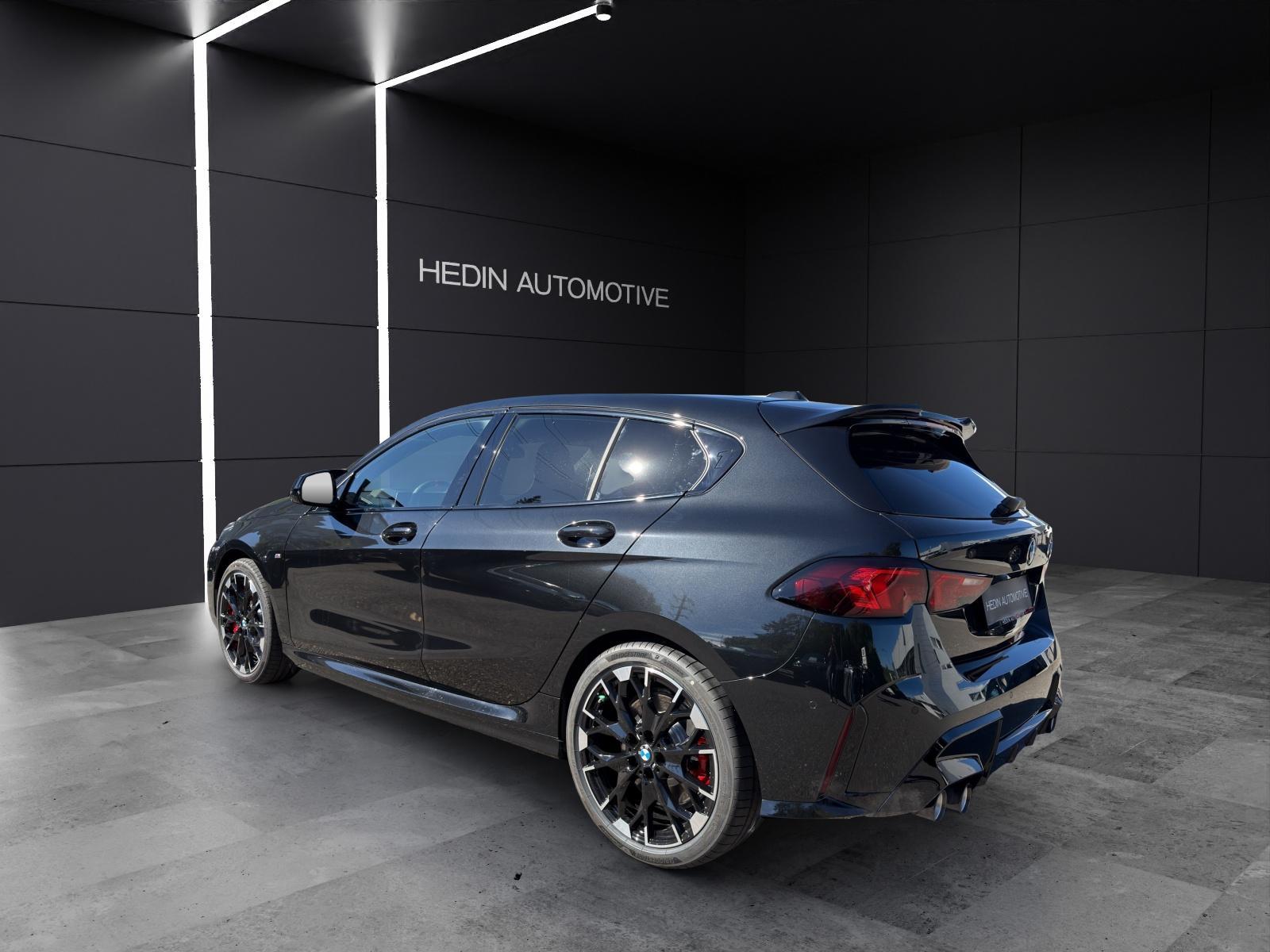 BMW 1er Reihe F70 M135i xDrive-showroom-element-2