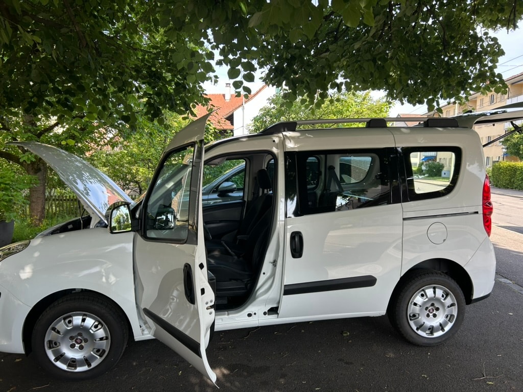 FIAT 1.4 16V Emotion 5P
