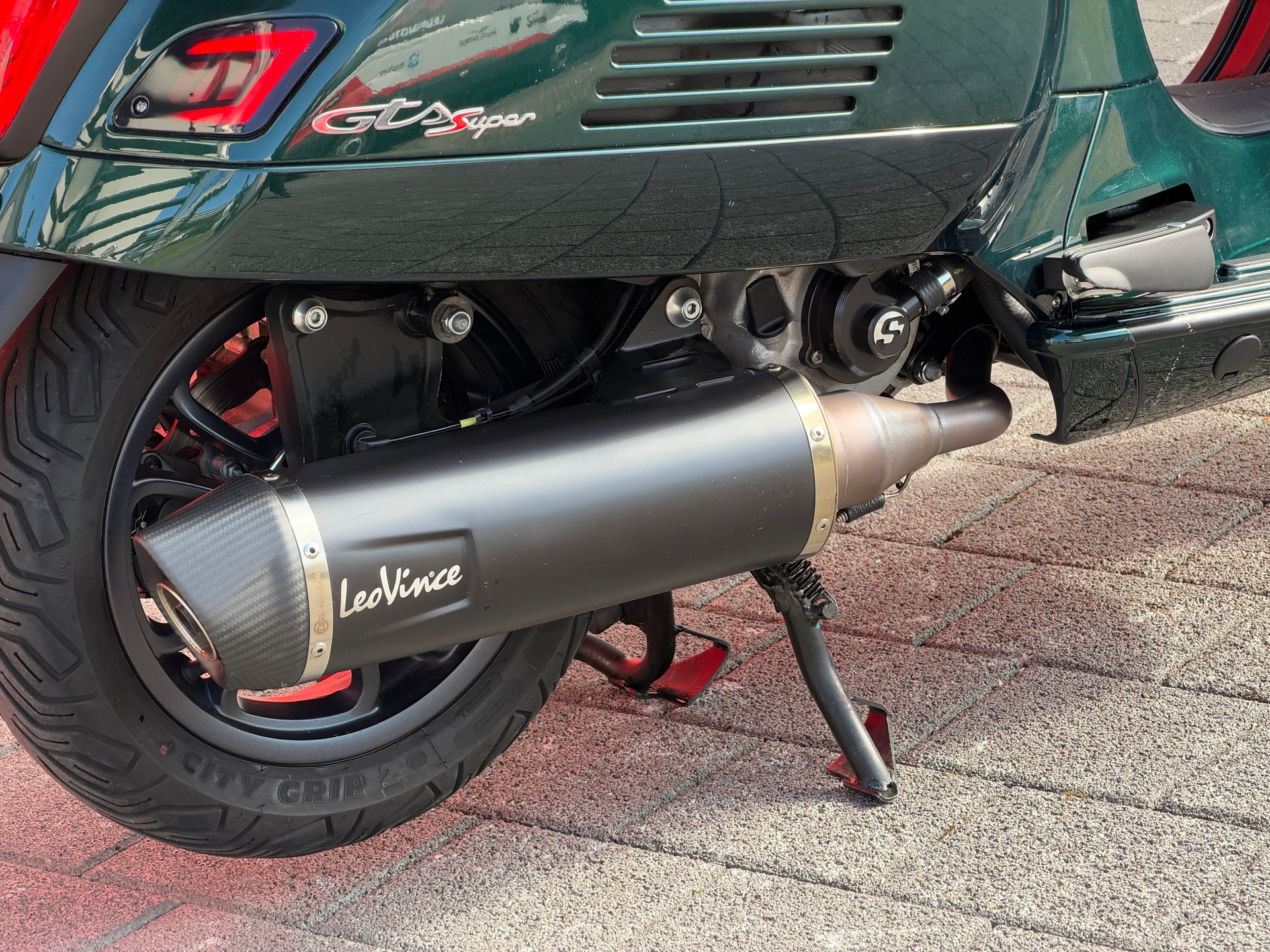 PIAGGIO Vespa GTS 300 HPE Racing Sixties ABS/ASR-image-3