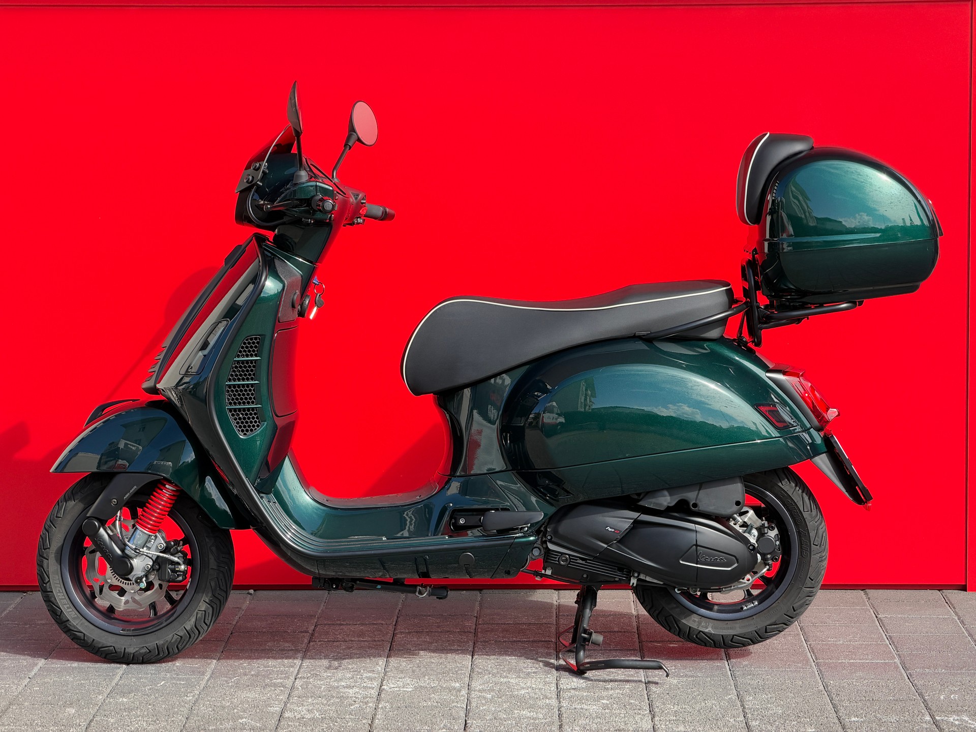 PIAGGIO Vespa GTS 300 HPE Racing Sixties ABS/ASR-image-12