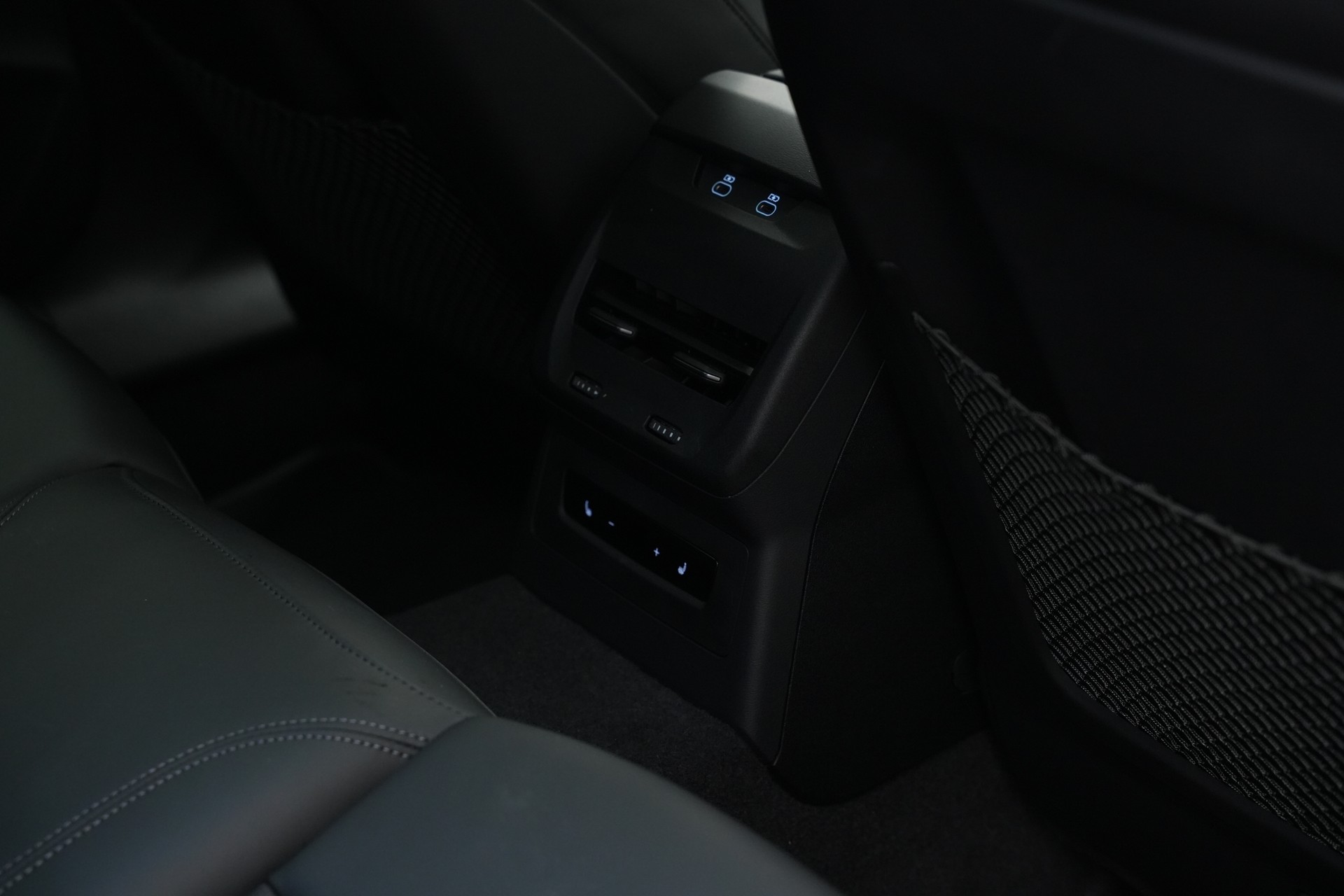 AUDI S5 Limousine TFSI quattro S tronic *Werksgarantie* *Panorama*-image-32