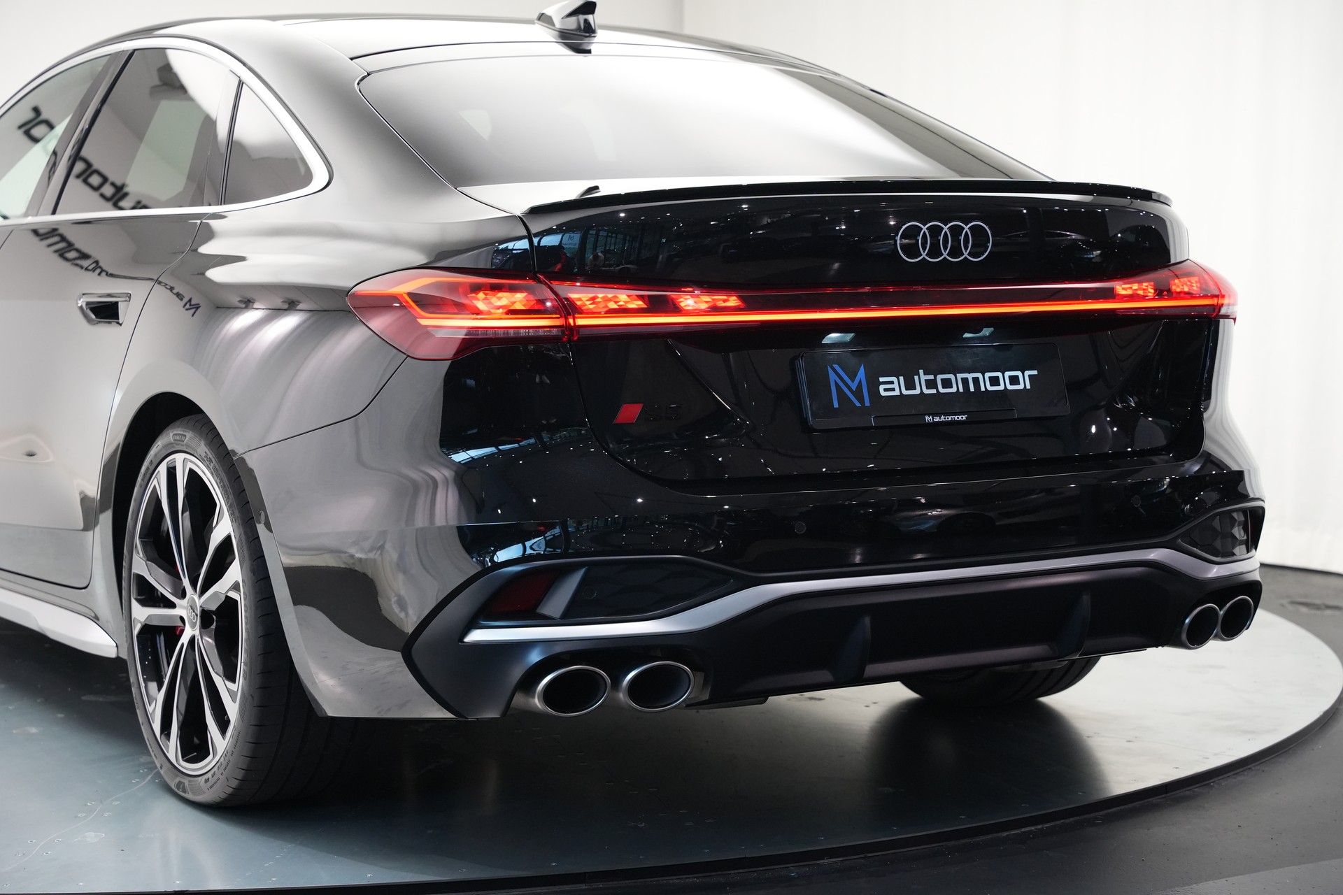 AUDI S5 Limousine TFSI quattro S tronic *Werksgarantie* *Panorama*-image-54