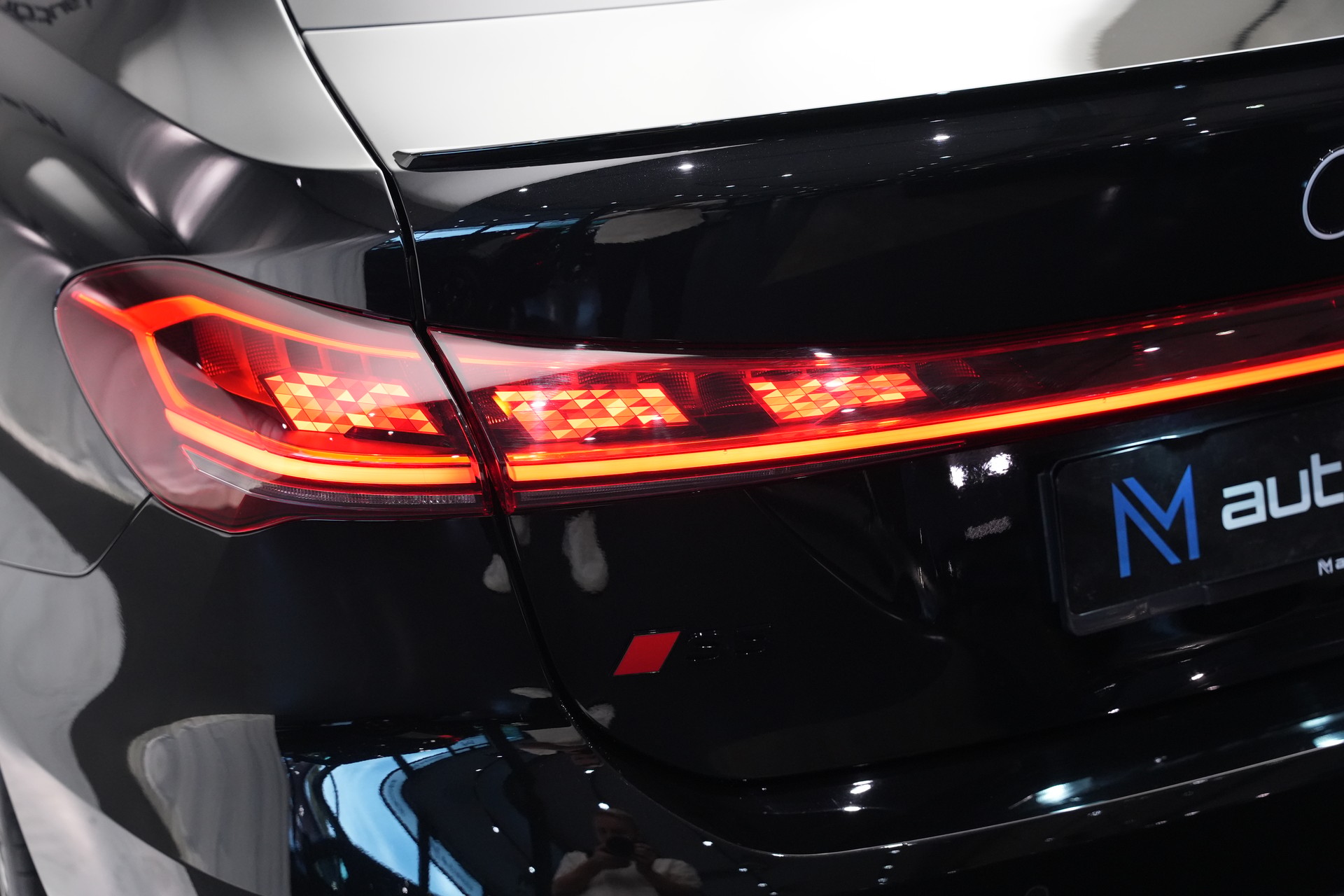 AUDI S5 Limousine TFSI quattro S tronic *Werksgarantie* *Panorama*-image-56
