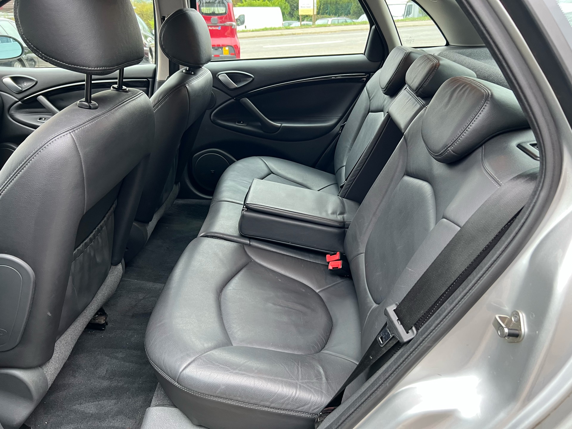 CITROEN C5 Berline 2.2 HDi Exclusive-image-9