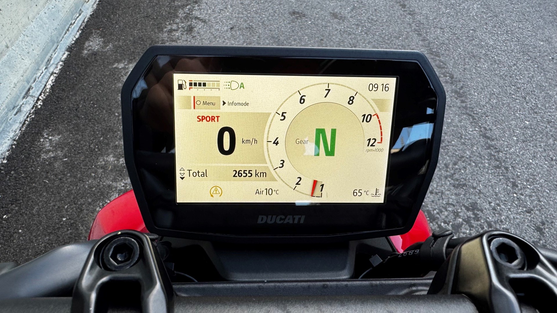 DUCATI STREETFIGHTER V2S-image-3