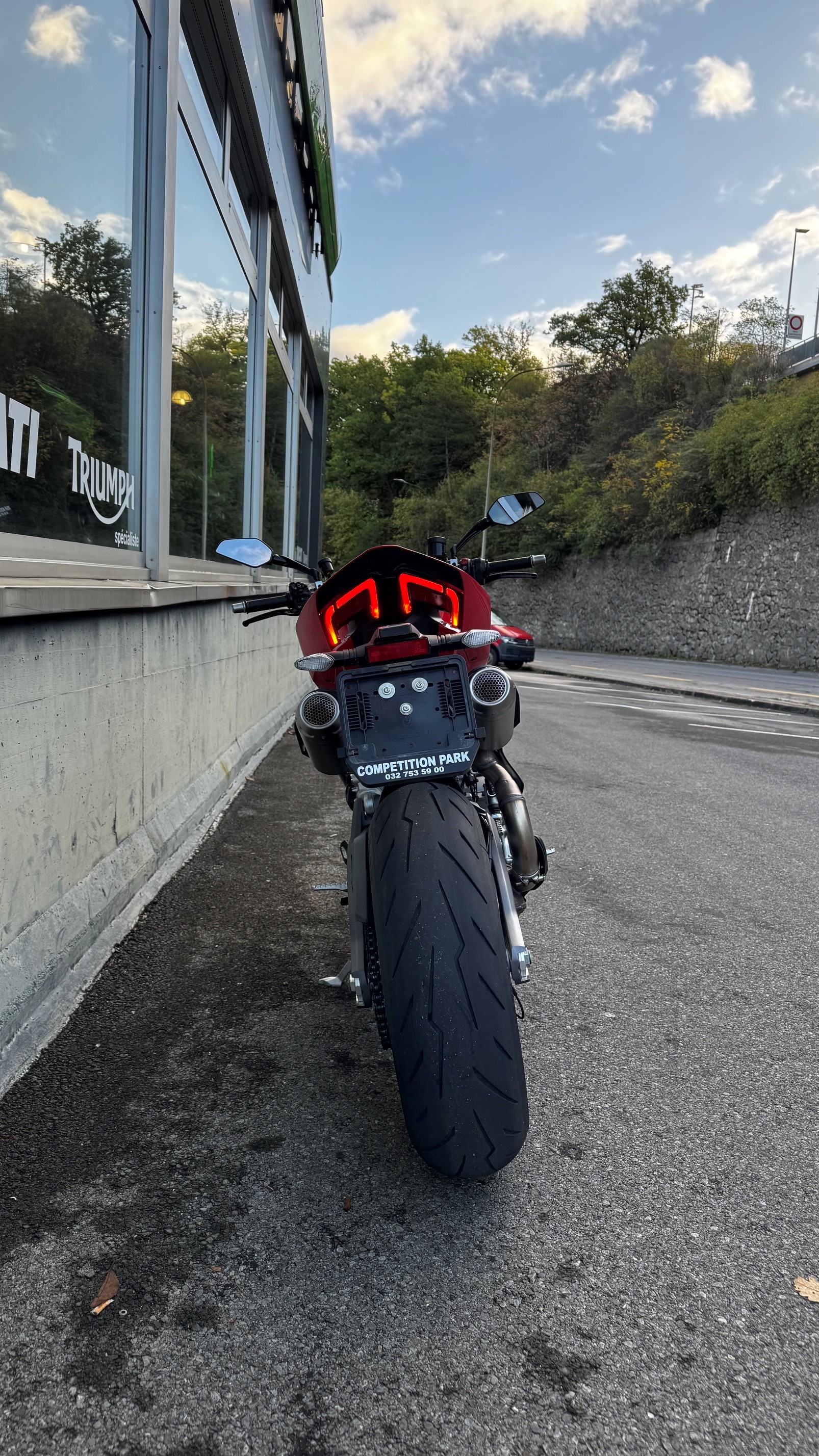 DUCATI STREETFIGHTER V2S-image-4
