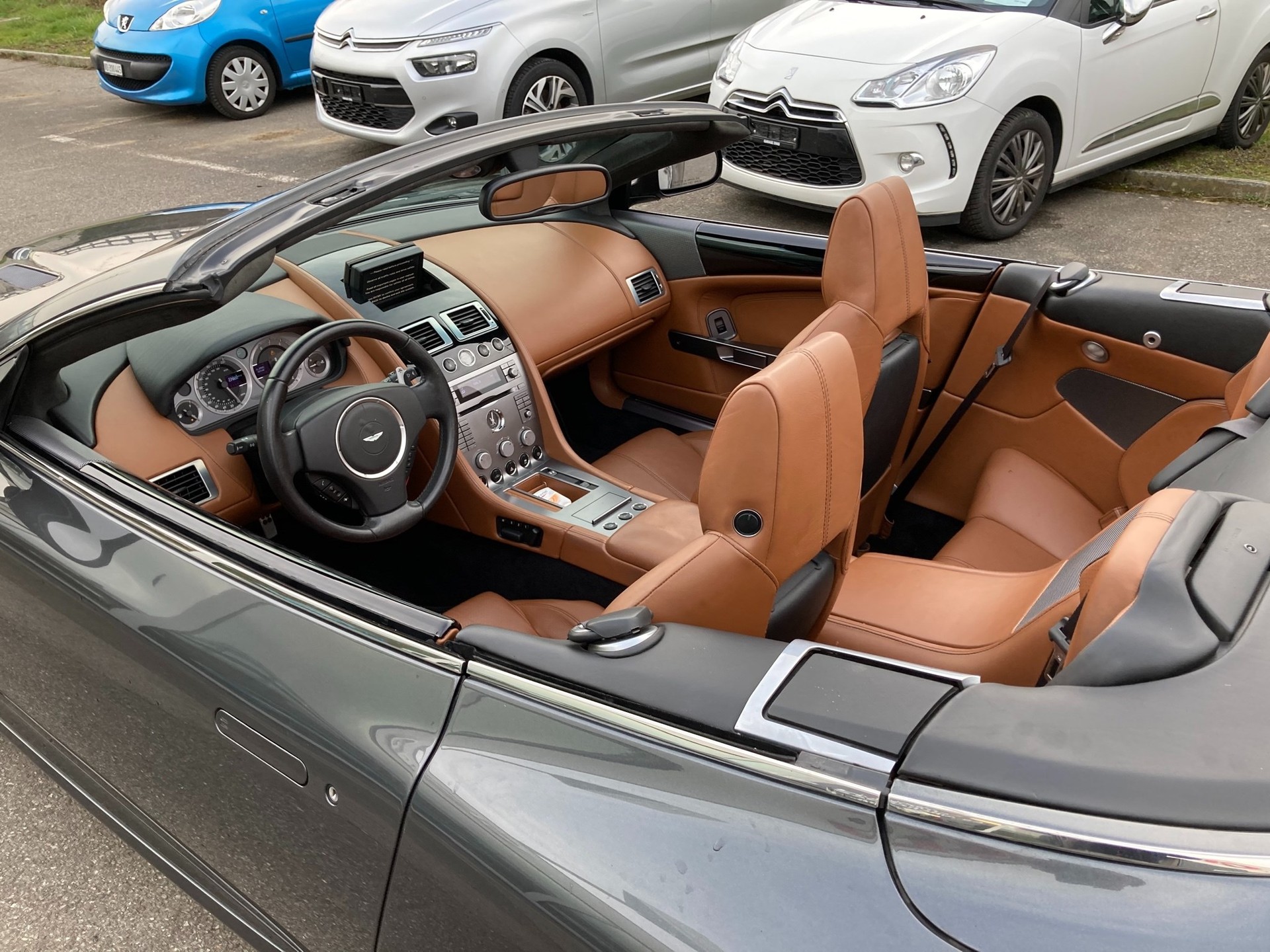 ASTON MARTIN DB9 Volante Touchtronic 2-image-12