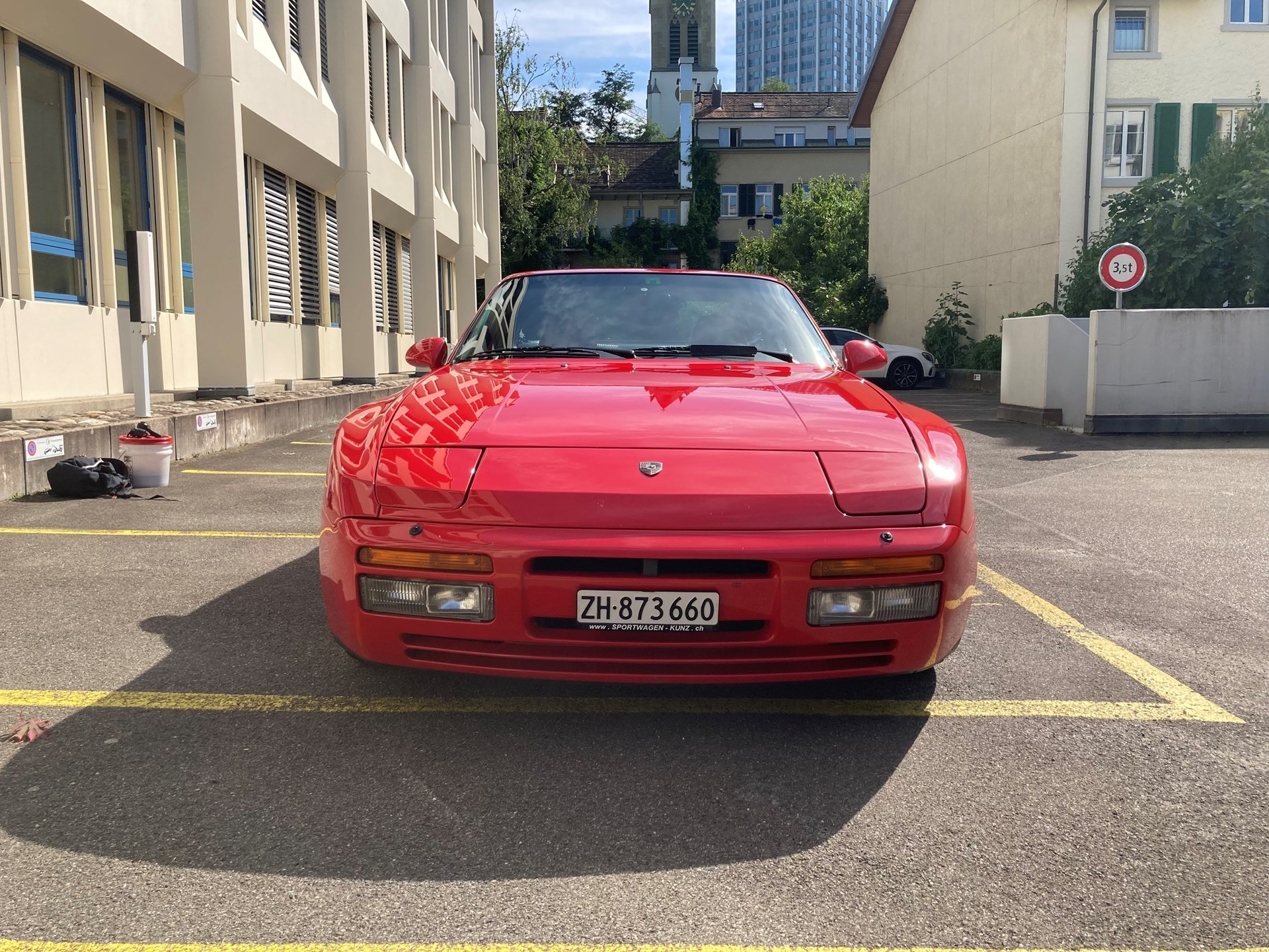 PORSCHE 944 Turbo-image-3