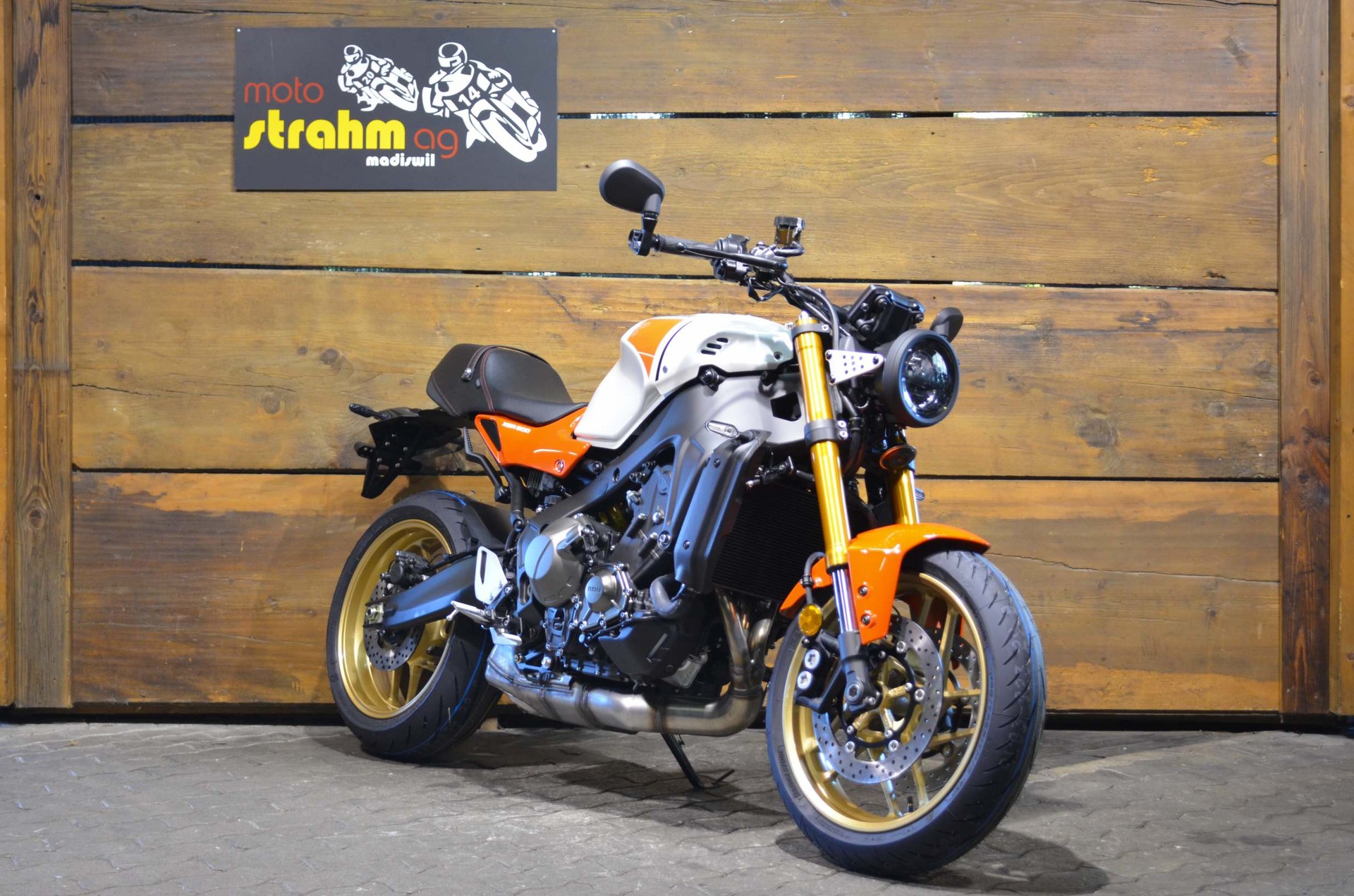 YAMAHA XSR 900 ABS-image-0