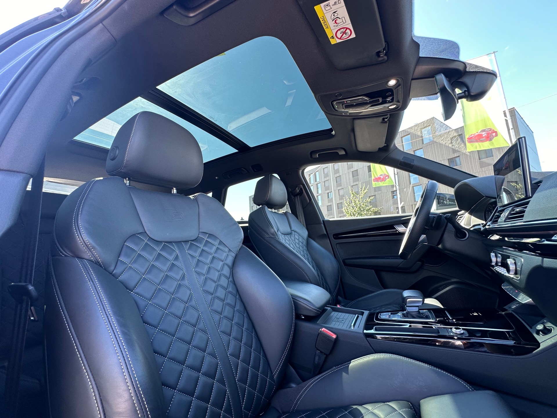 AUDI Q5 45 TFSI S-line Black Edition quattro S-tronic-image-19