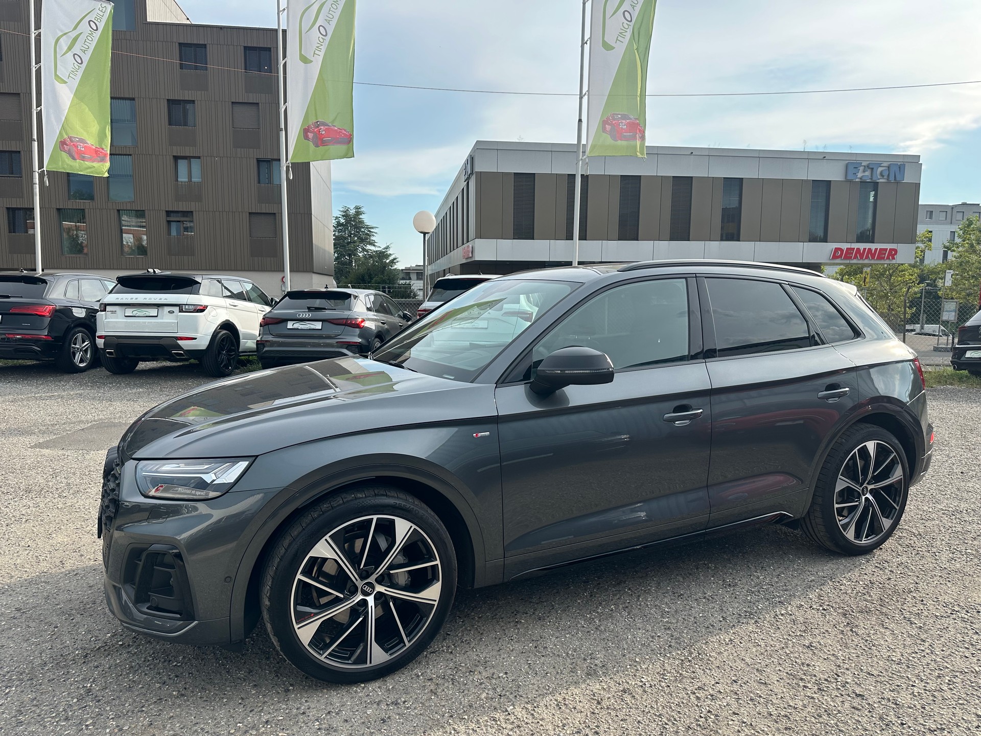AUDI Q5 45 TFSI S-line Black Edition quattro S-tronic-image-5