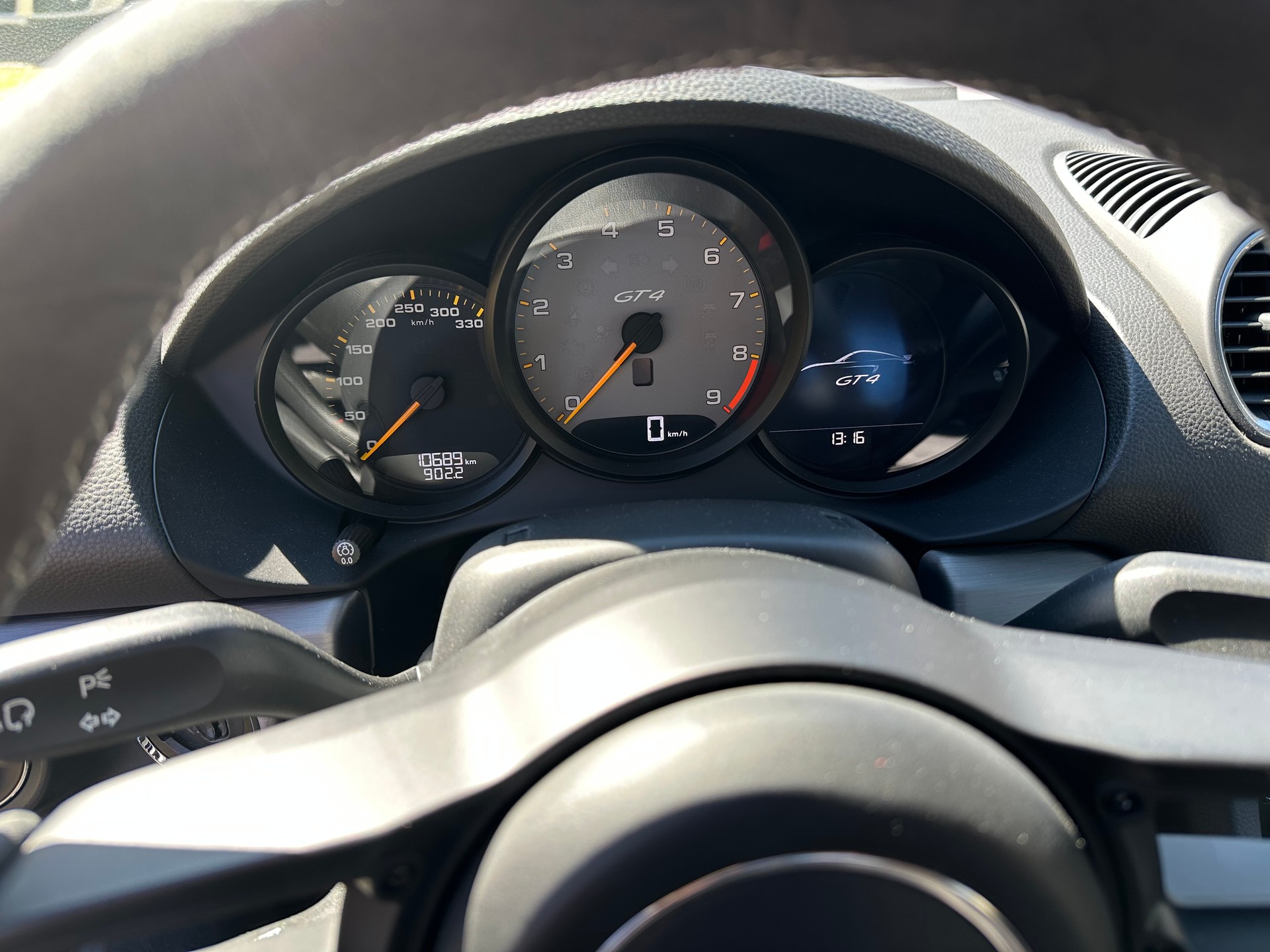 PORSCHE 718 Cayman GT4-image-9