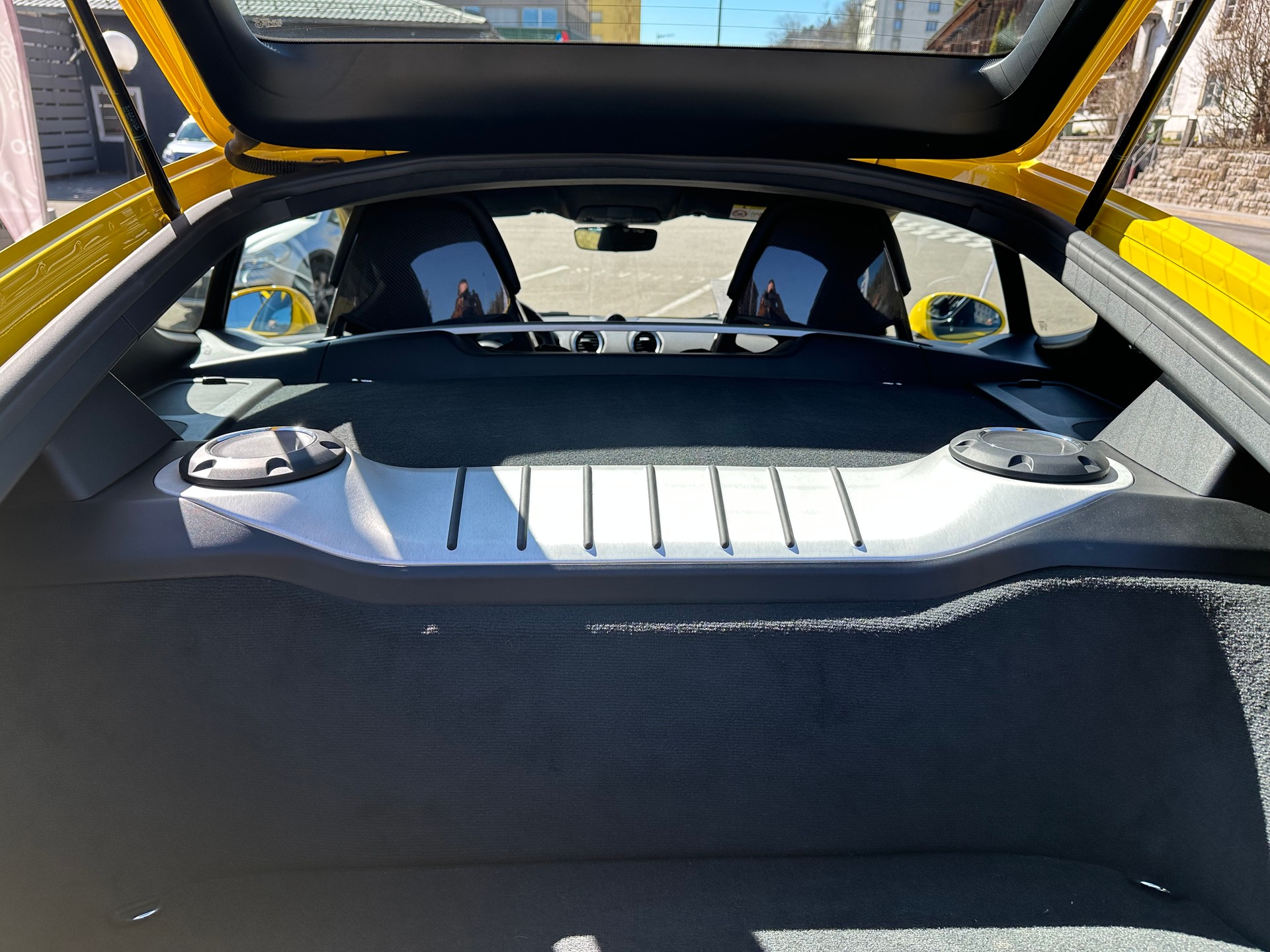 PORSCHE 718 Cayman GT4-image-11