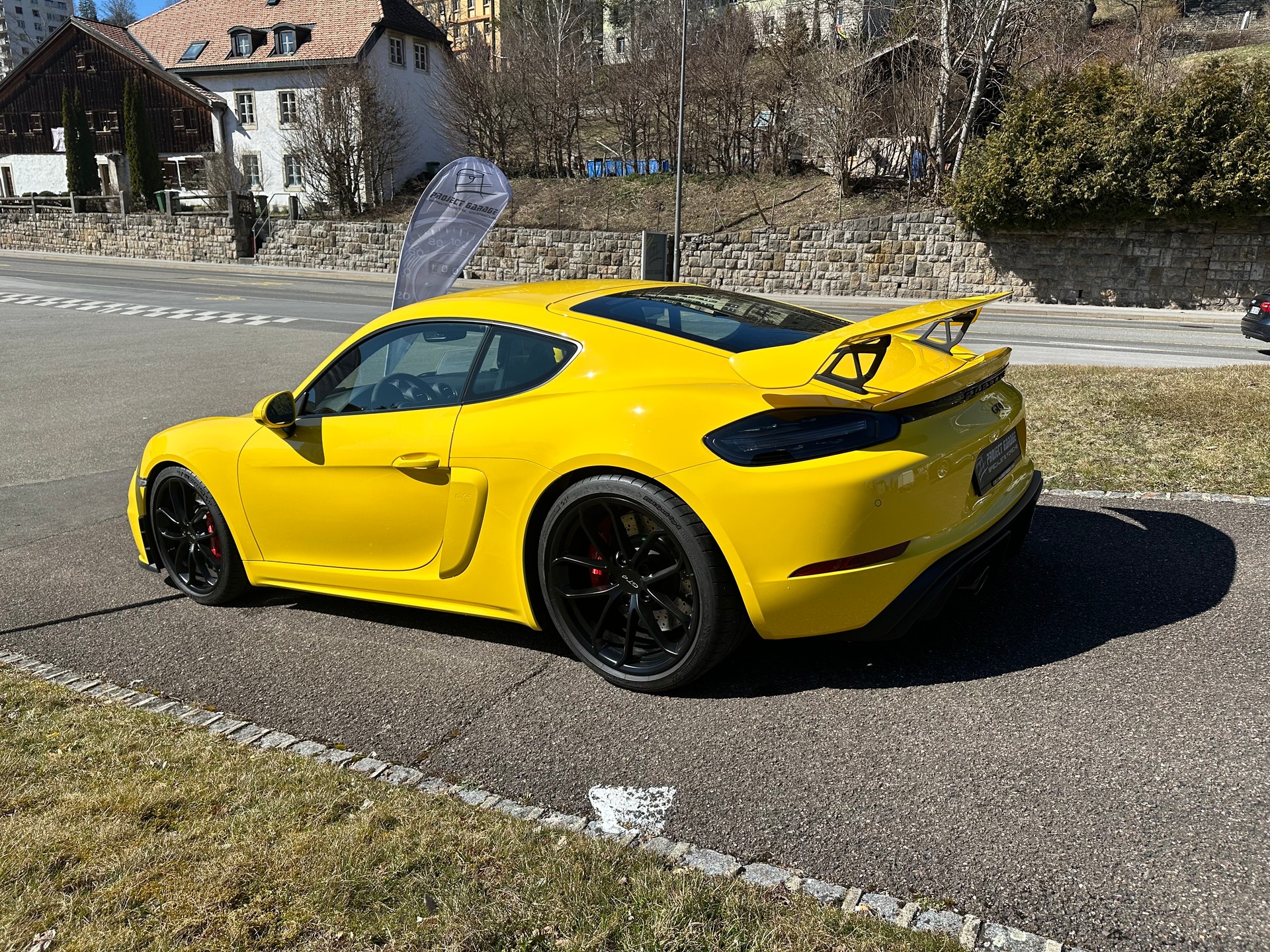 PORSCHE 718 Cayman GT4-image-4