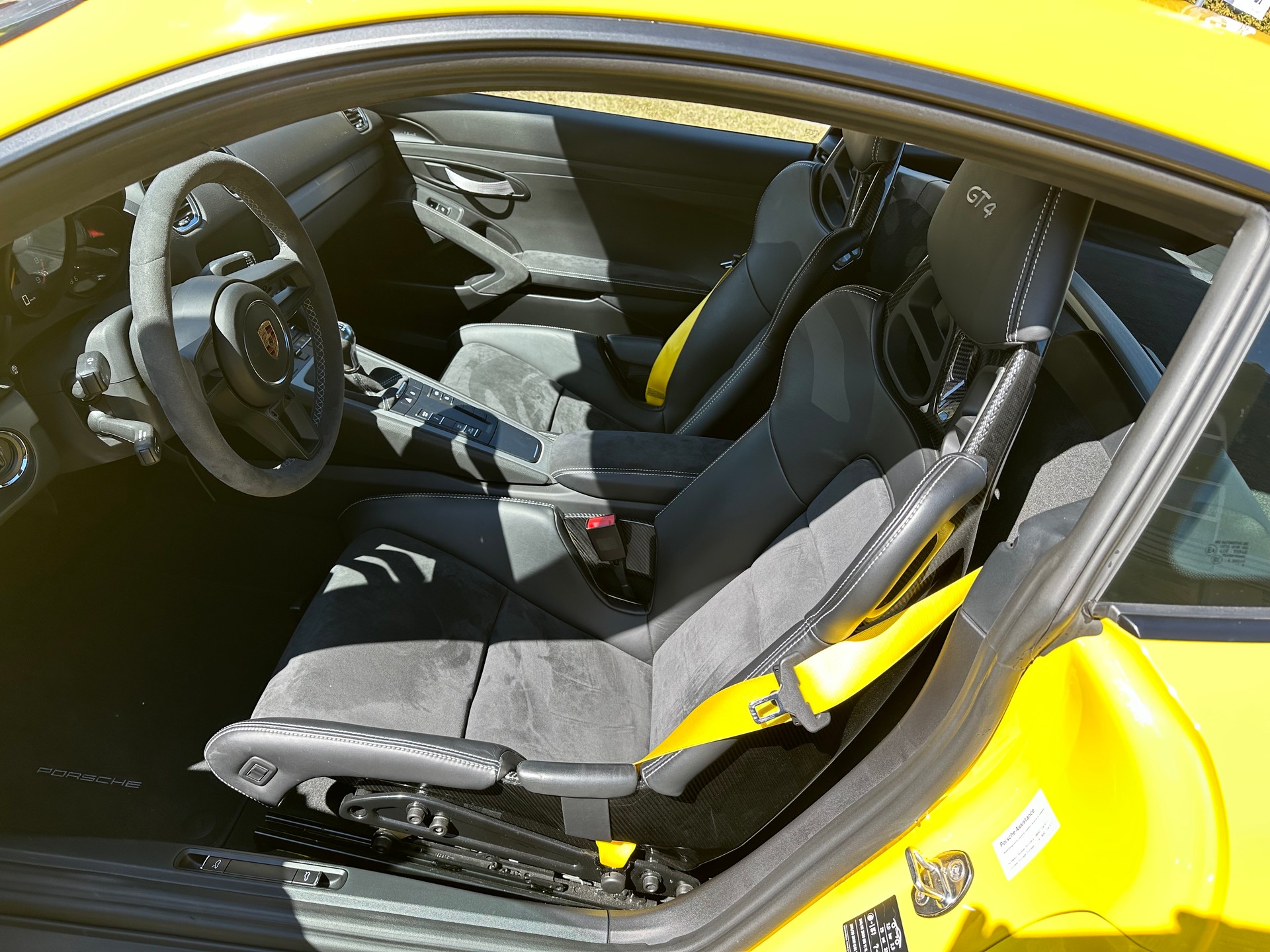 PORSCHE 718 Cayman GT4-image-10