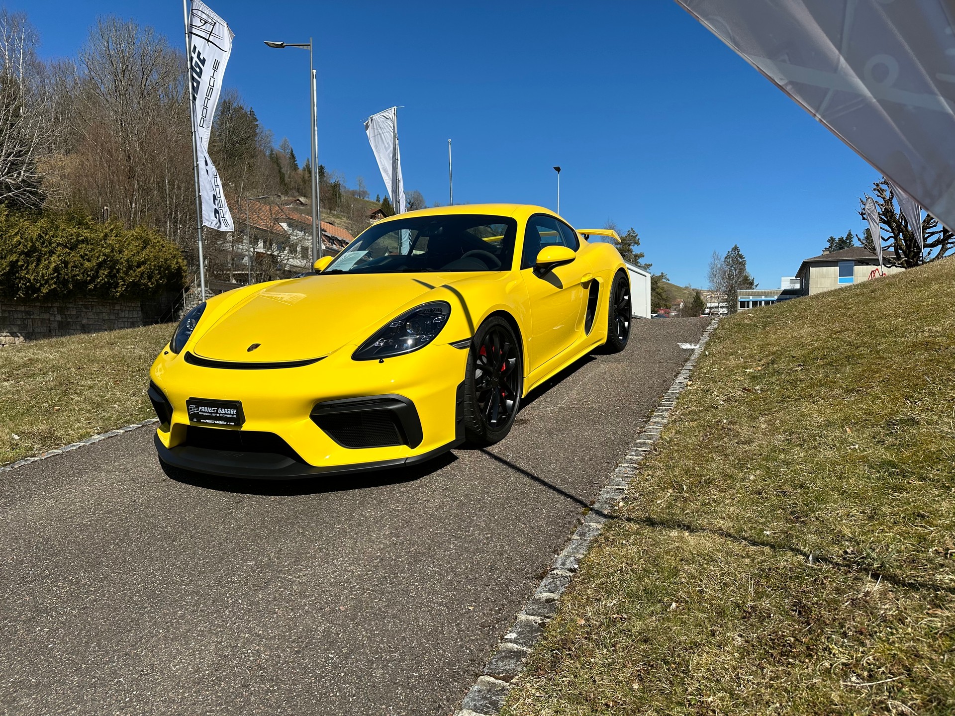 PORSCHE 718 Cayman GT4