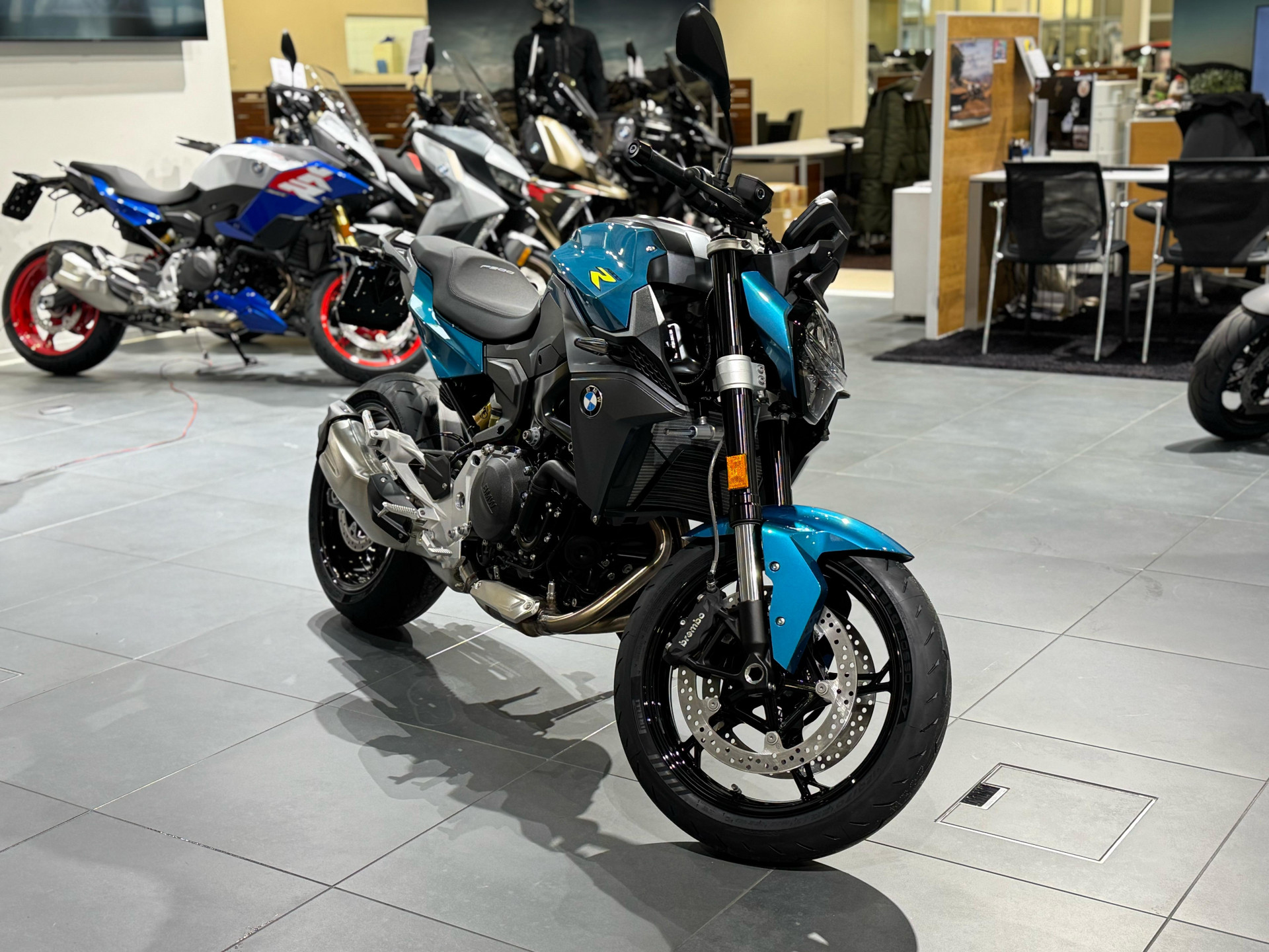 BMW F 900 R-image-1