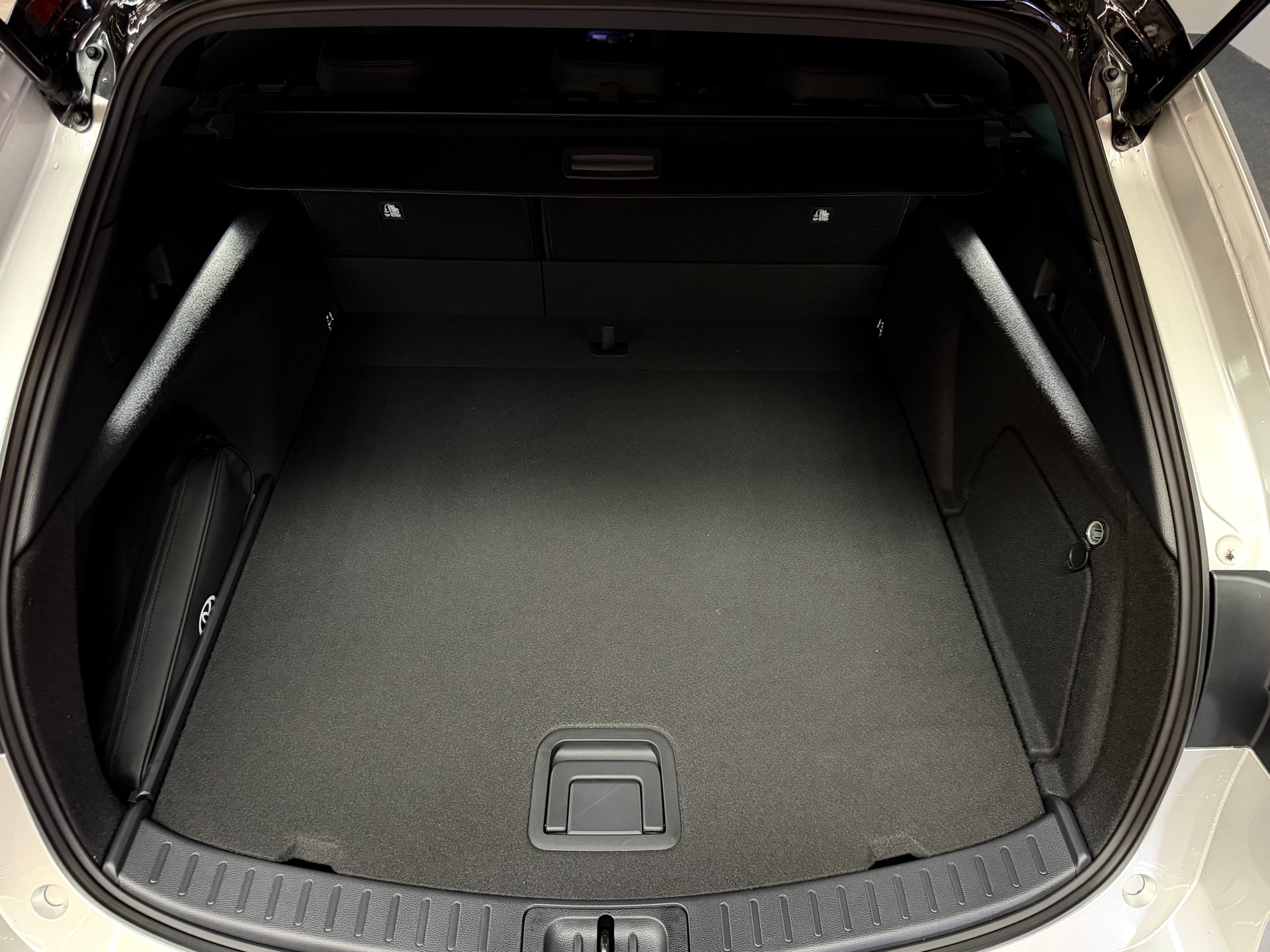 TOYOTA Corolla Touring Sports 2.0 HSD GR Sport e-CVT-image-10