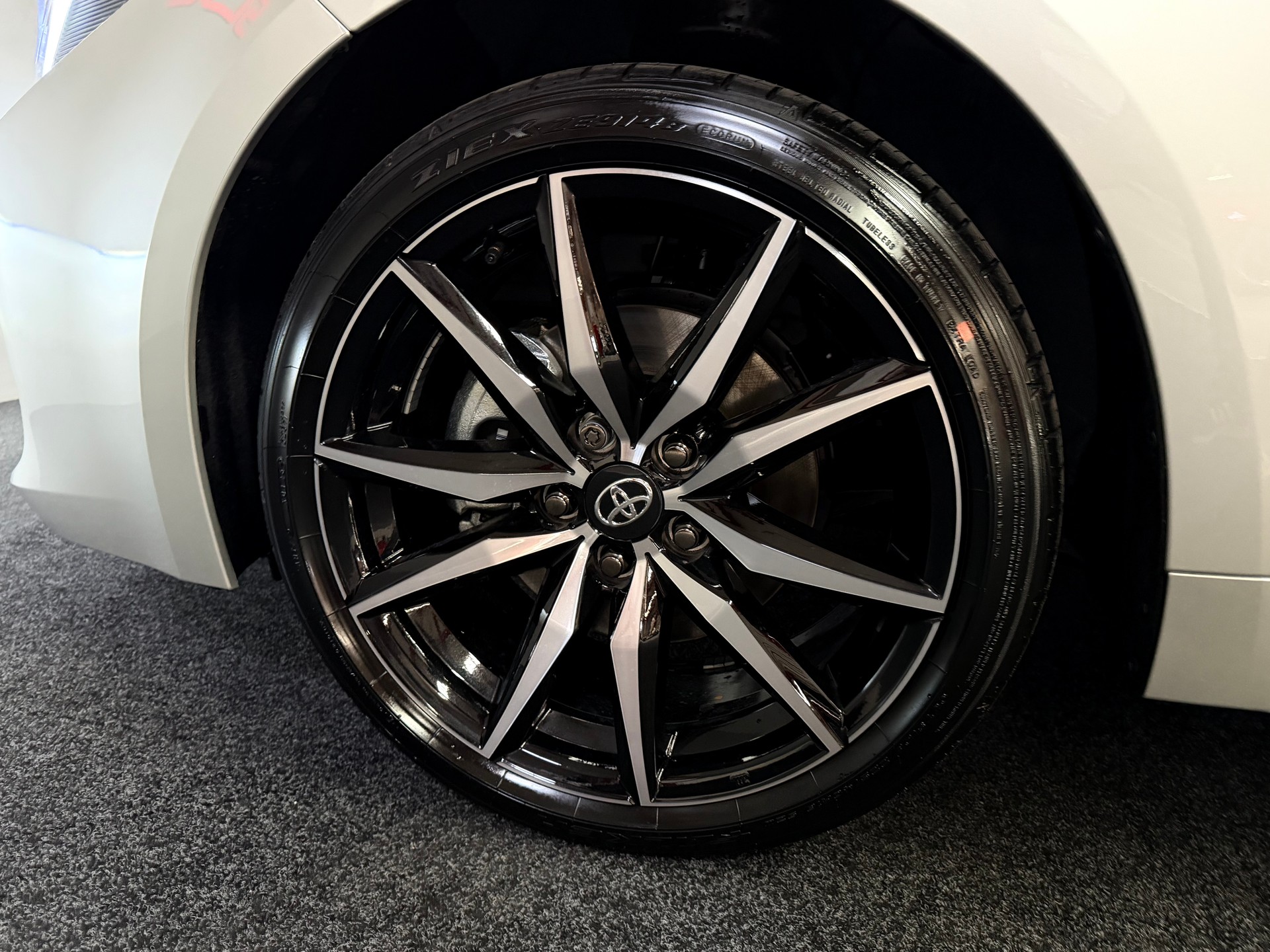 TOYOTA Corolla Touring Sports 2.0 HSD GR Sport e-CVT-image-11