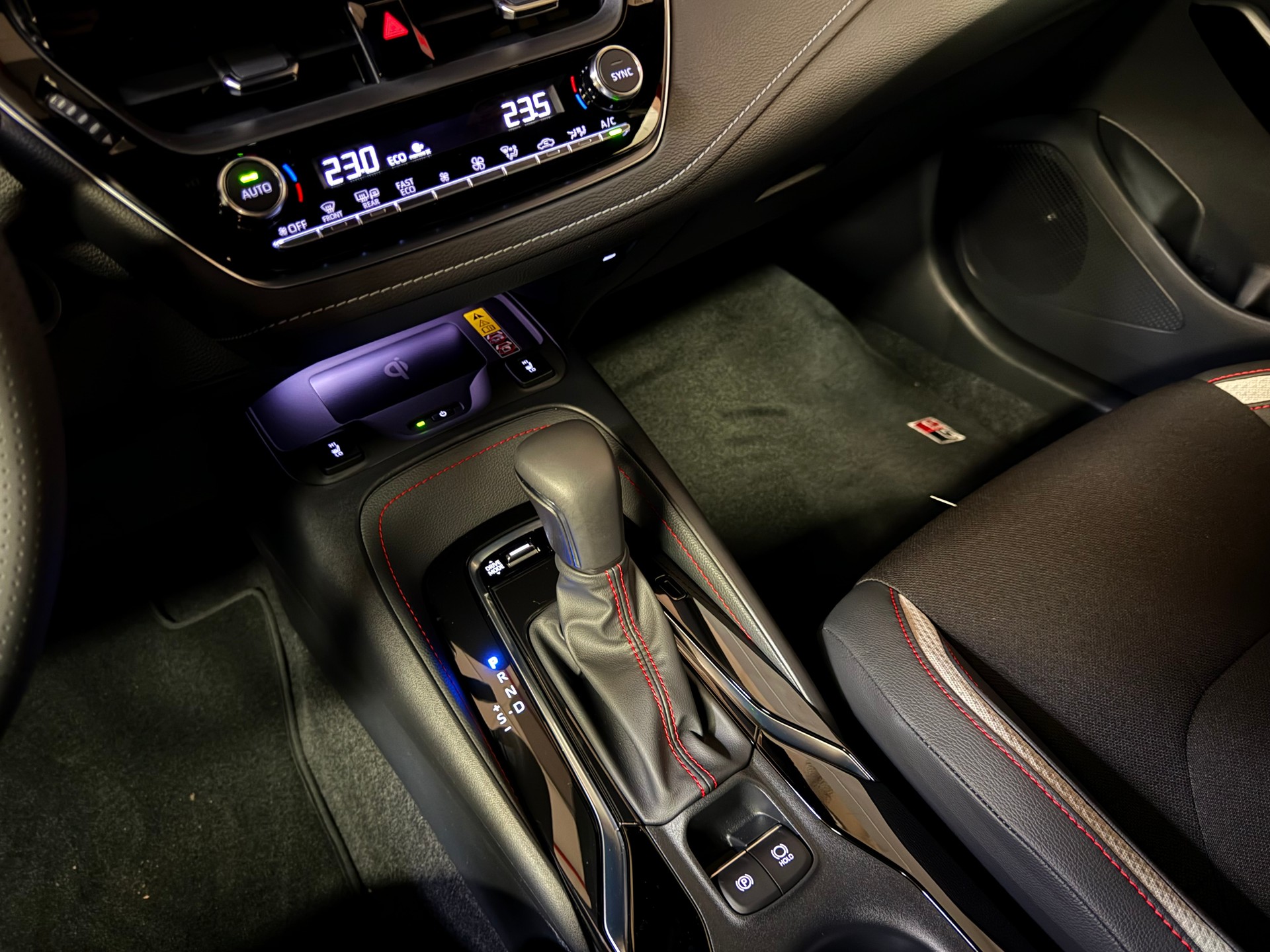 TOYOTA Corolla Touring Sports 2.0 HSD GR Sport e-CVT-image-16