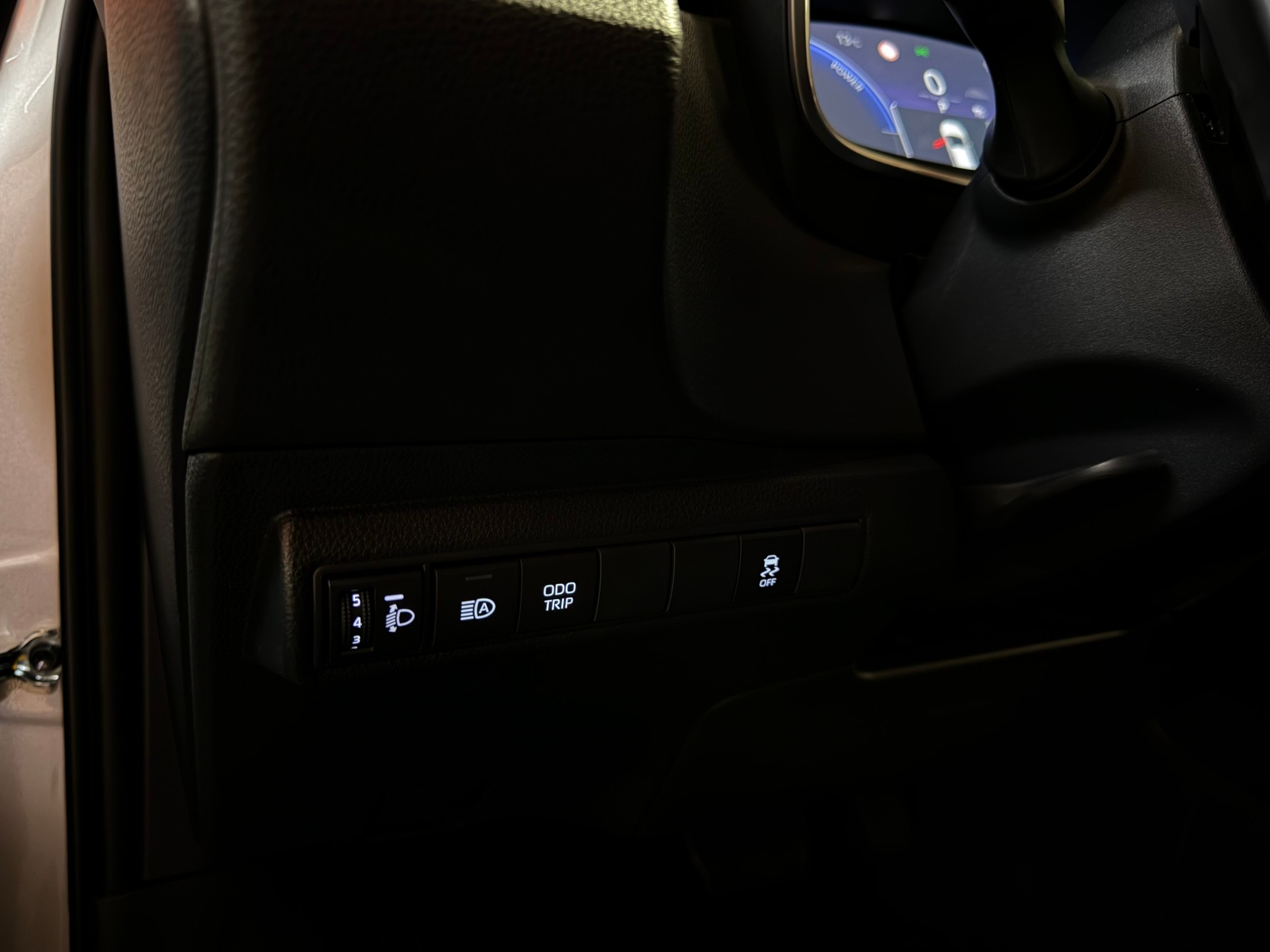 TOYOTA Corolla Touring Sports 2.0 HSD GR Sport e-CVT-image-19