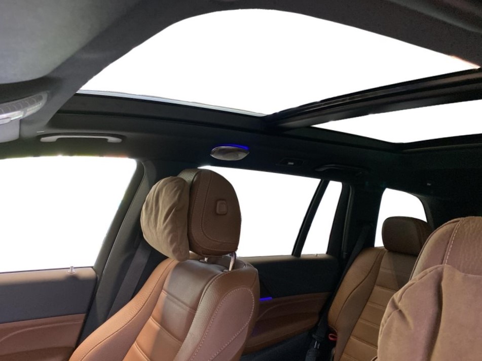 MERCEDES-BENZ GLS 450 d 4Matic-image-9