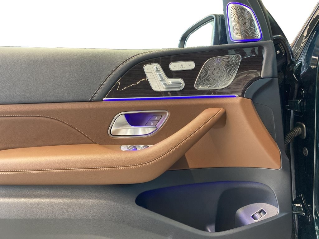MERCEDES-BENZ GLS 450 d 4Matic-image-8