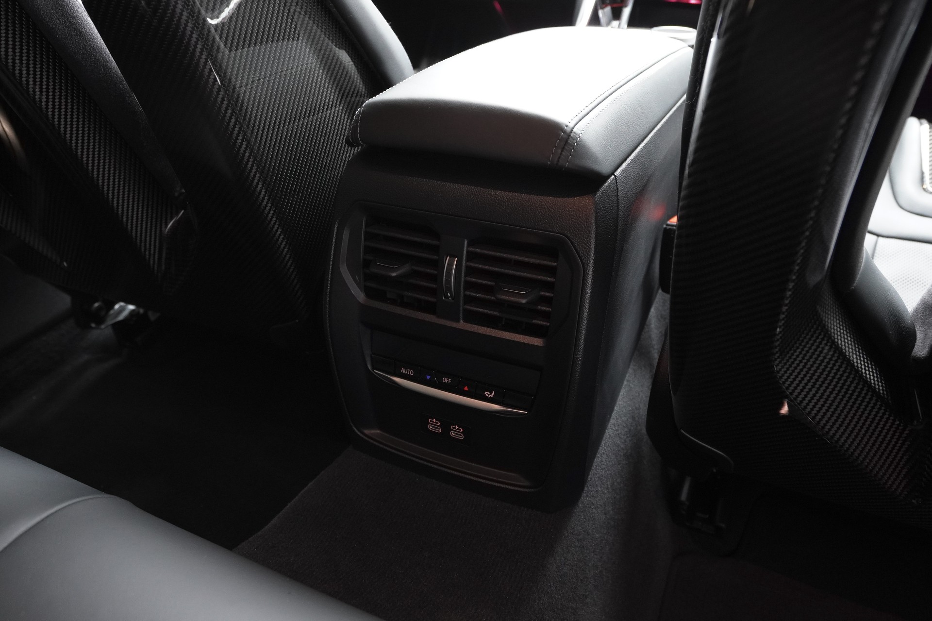BMW M3 Touring xDrive Competition M-image-15