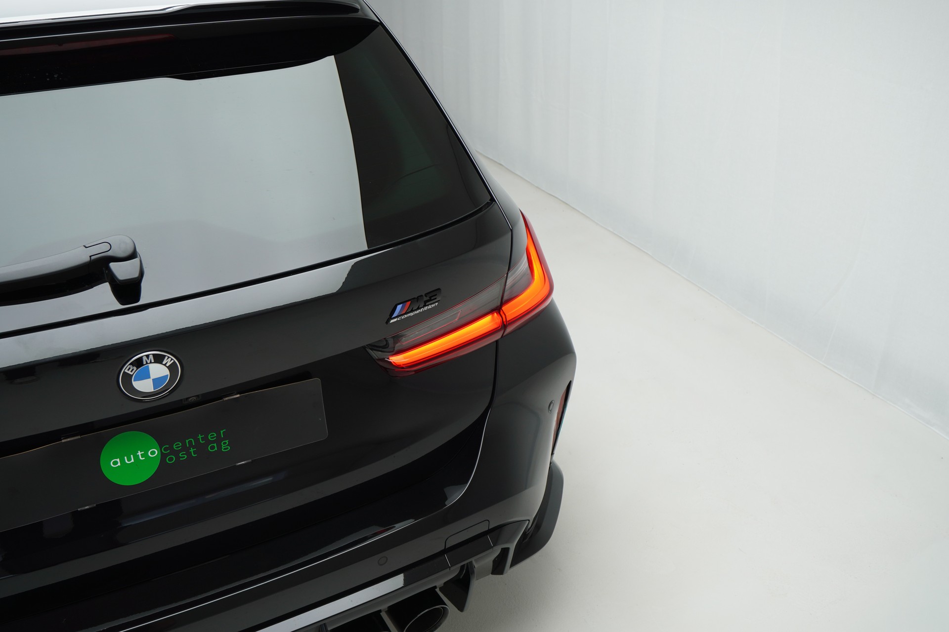 BMW M3 Touring xDrive Competition M-image-21