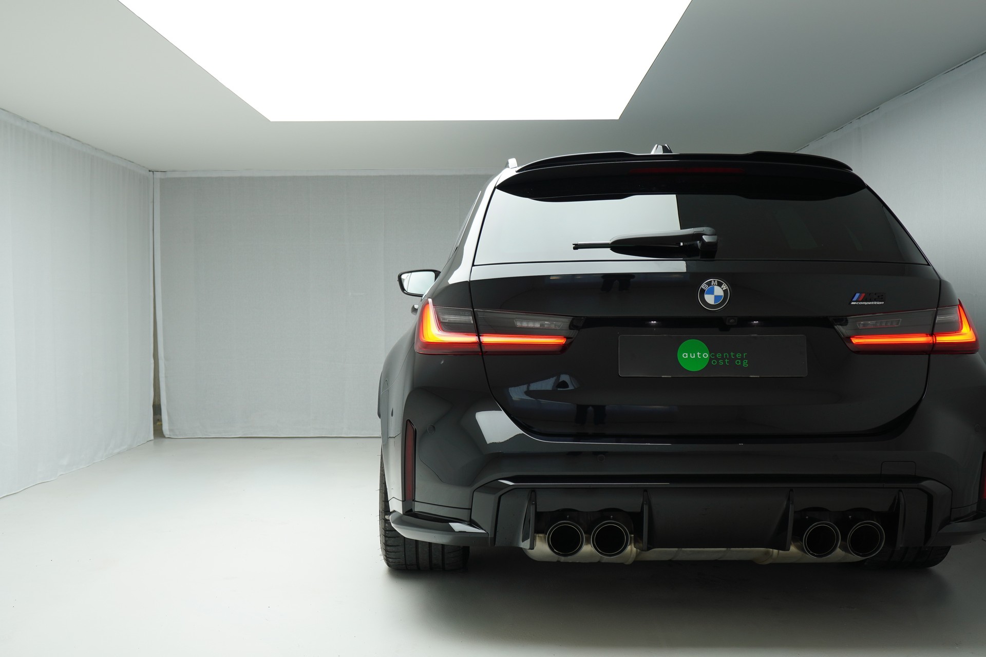BMW M3 Touring xDrive Competition M-image-10