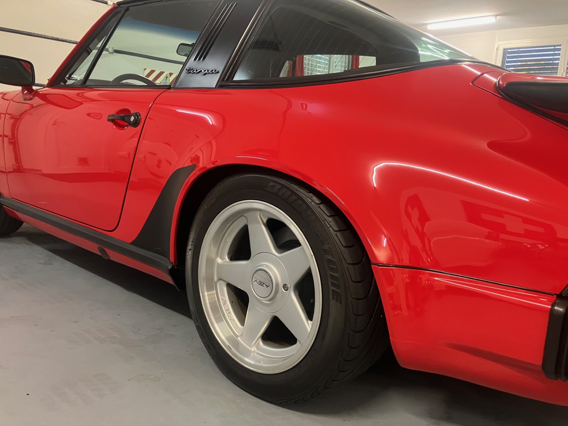 PORSCHE SC 3.0 Targa-image-9