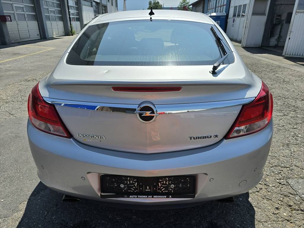 OPEL Insignia 2.0 Turbo Sport 4WD Automatic-image-3