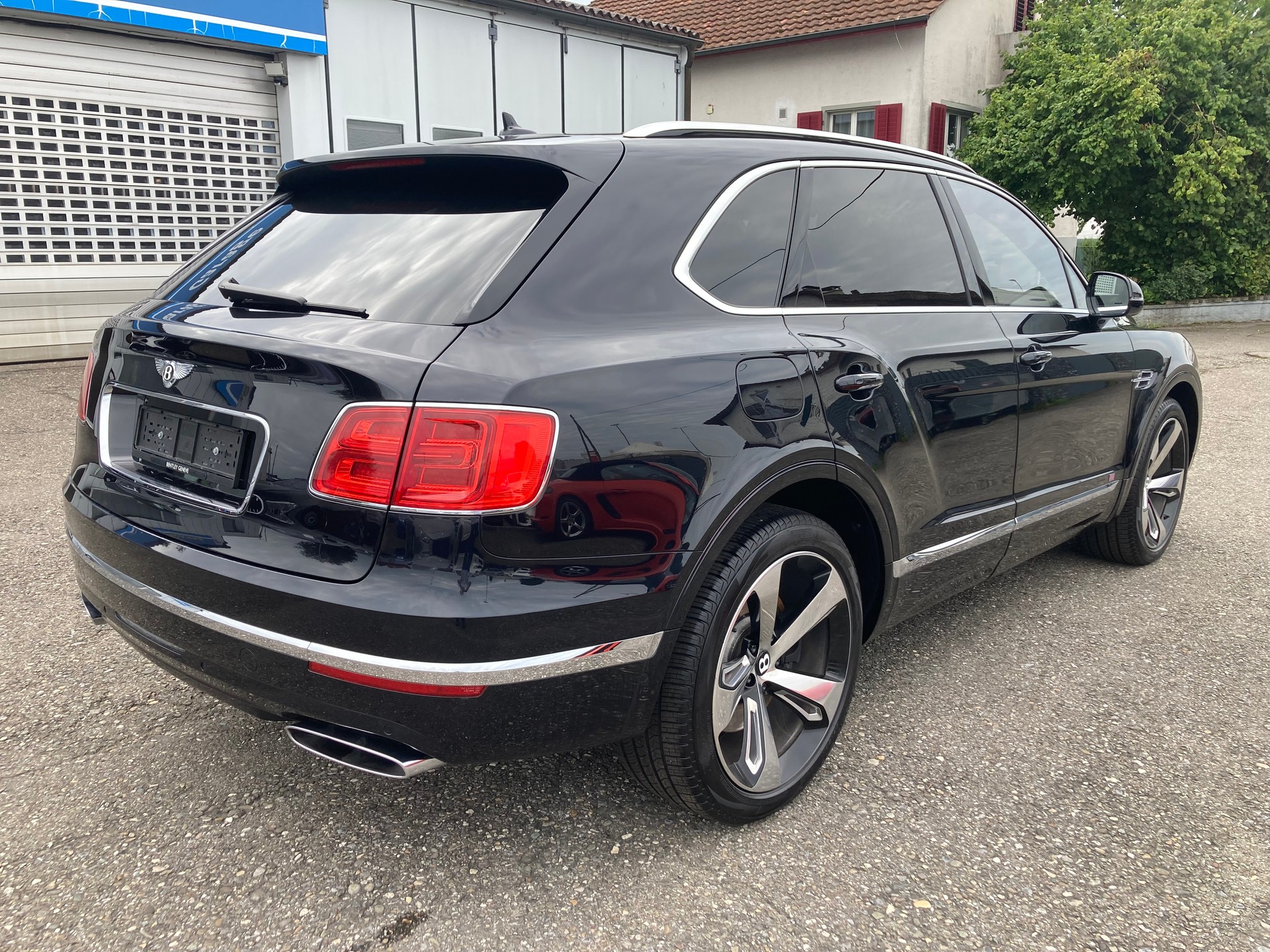 BENTLEY Bentayga W12 First Edition-image-5