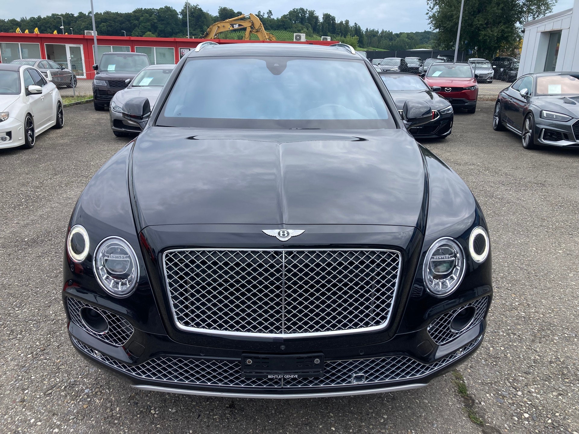 BENTLEY Bentayga W12 First Edition-showroom-element-1