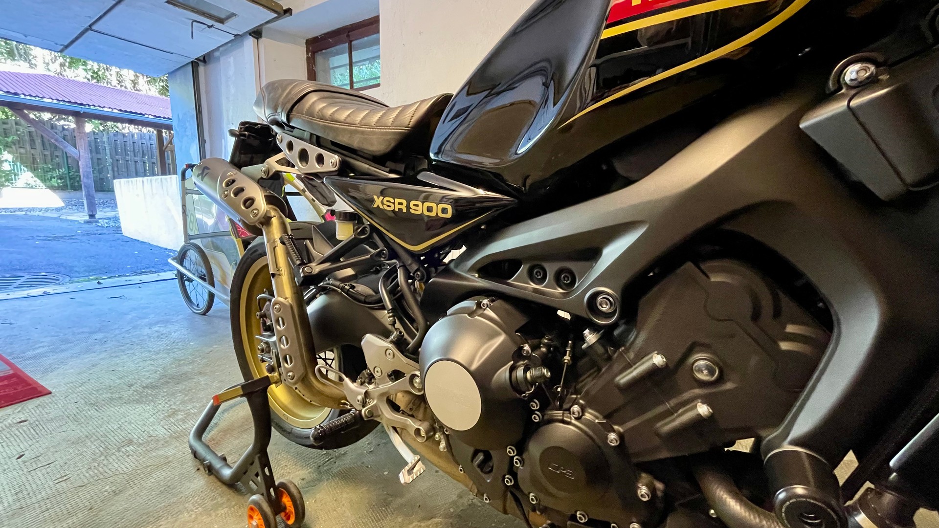 YAMAHA XSR 900 Prime-image-4