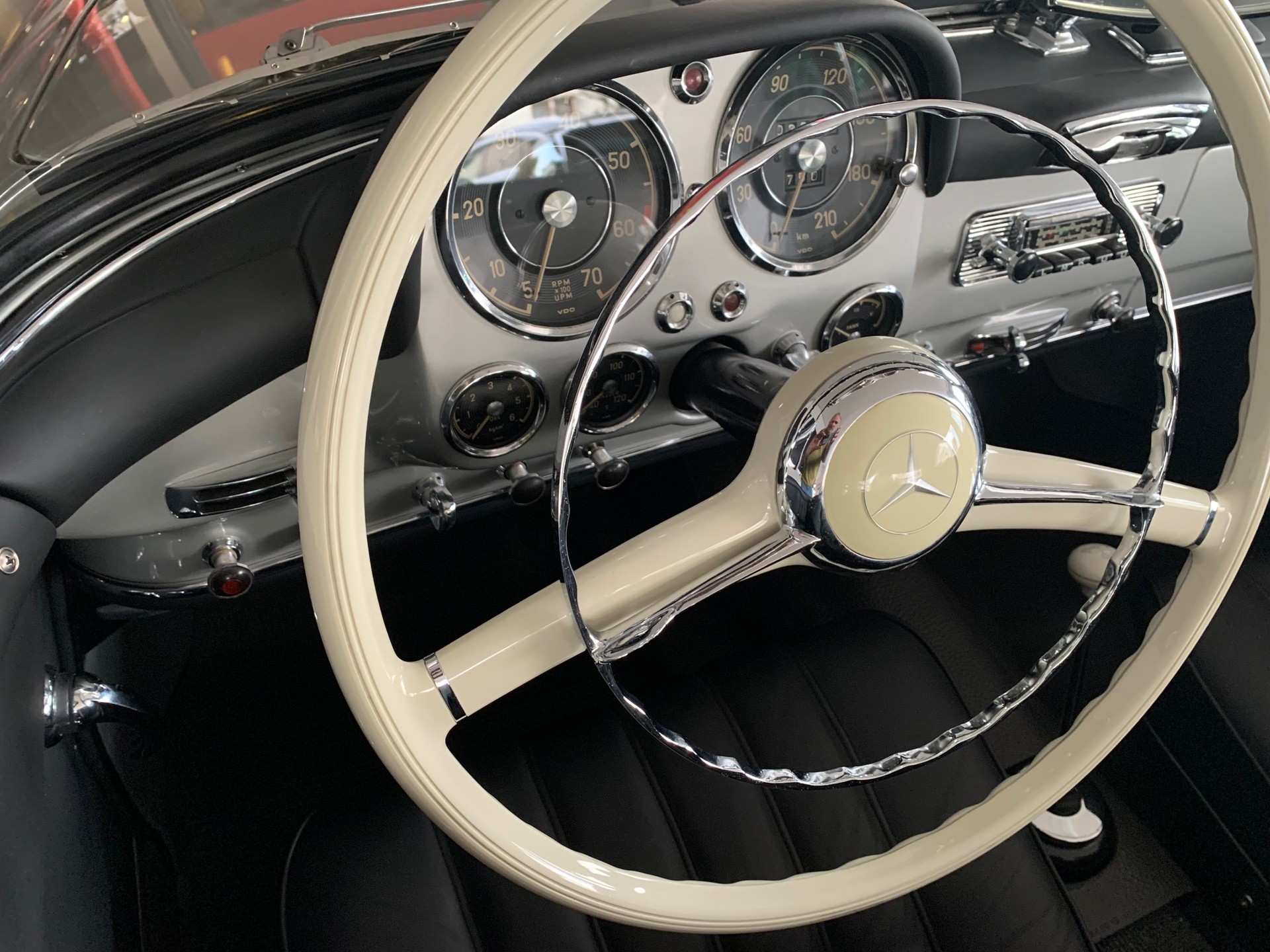 MERCEDES-BENZ 190 SL Veteran mit Kübelsitzen-image-6