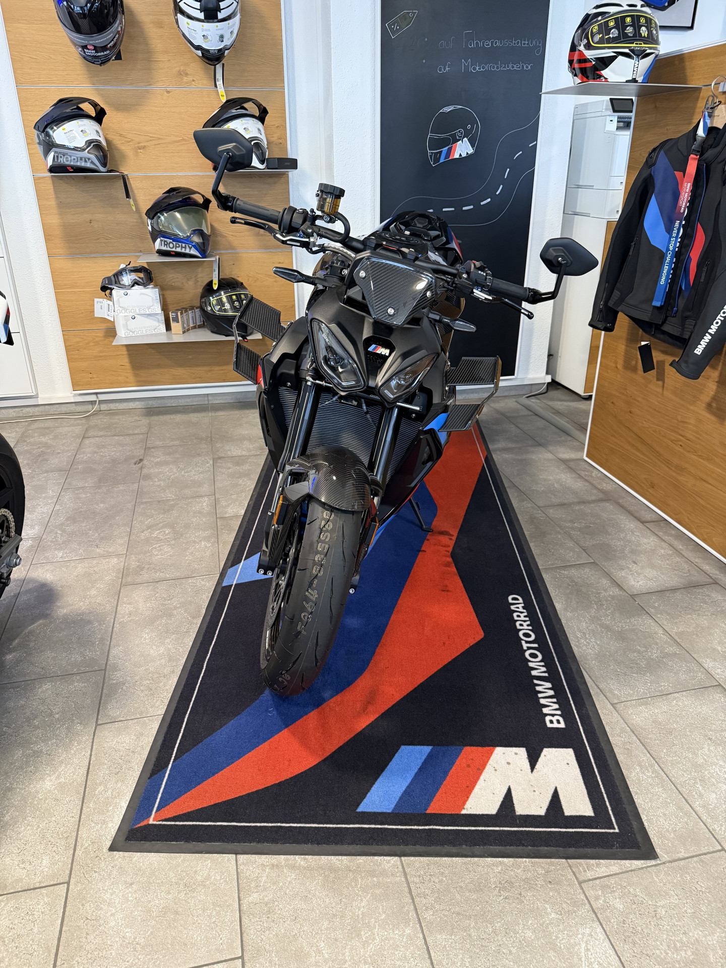 BMW M 1000 R Competition-image-2