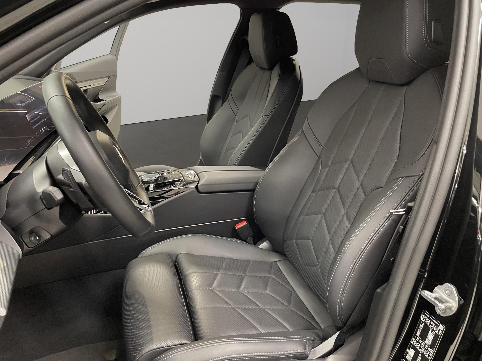 BMW 520d xDrive 48V Touring-image-9