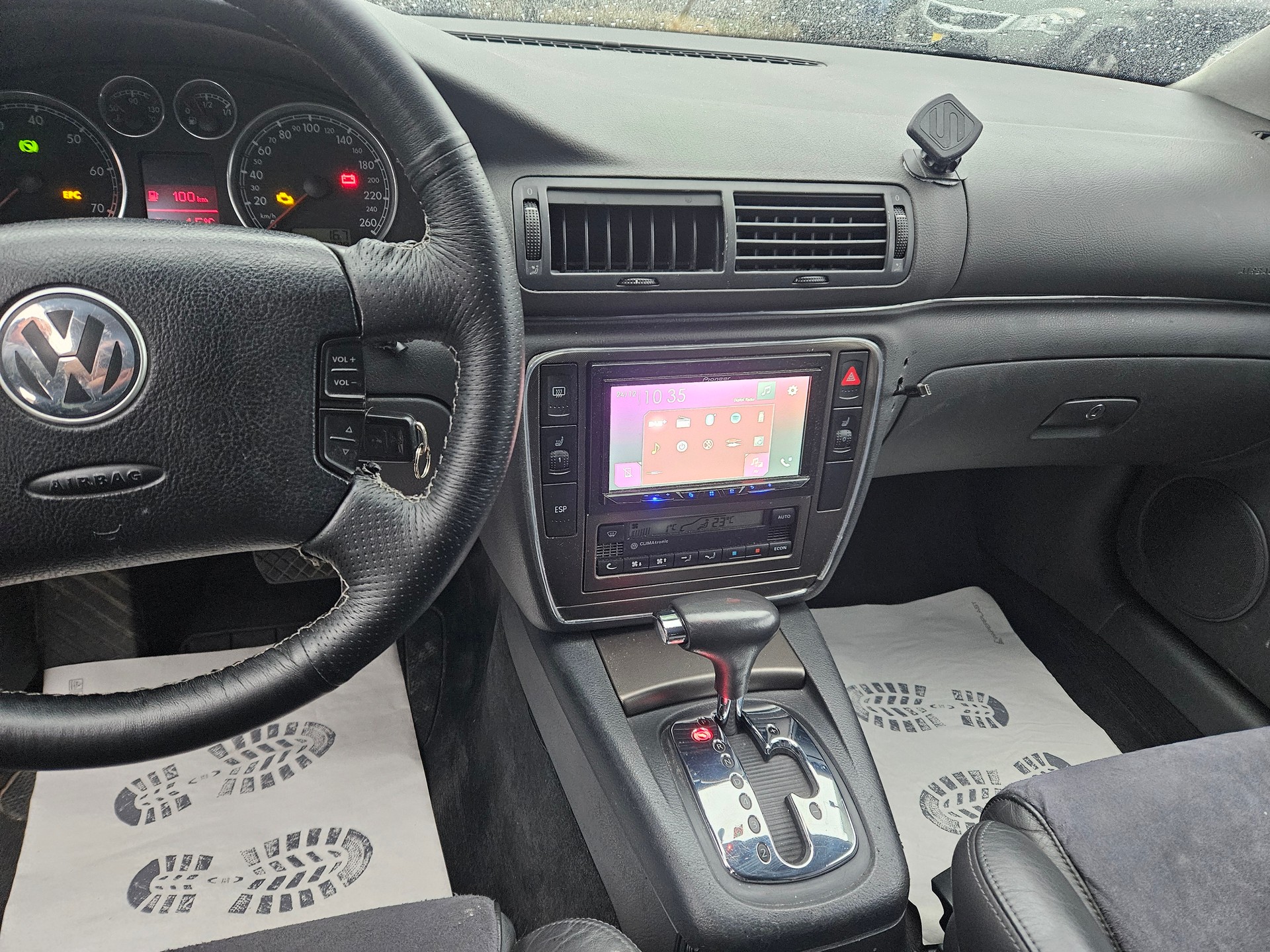 VW Passat Variant 1.8 T Highline-image-9