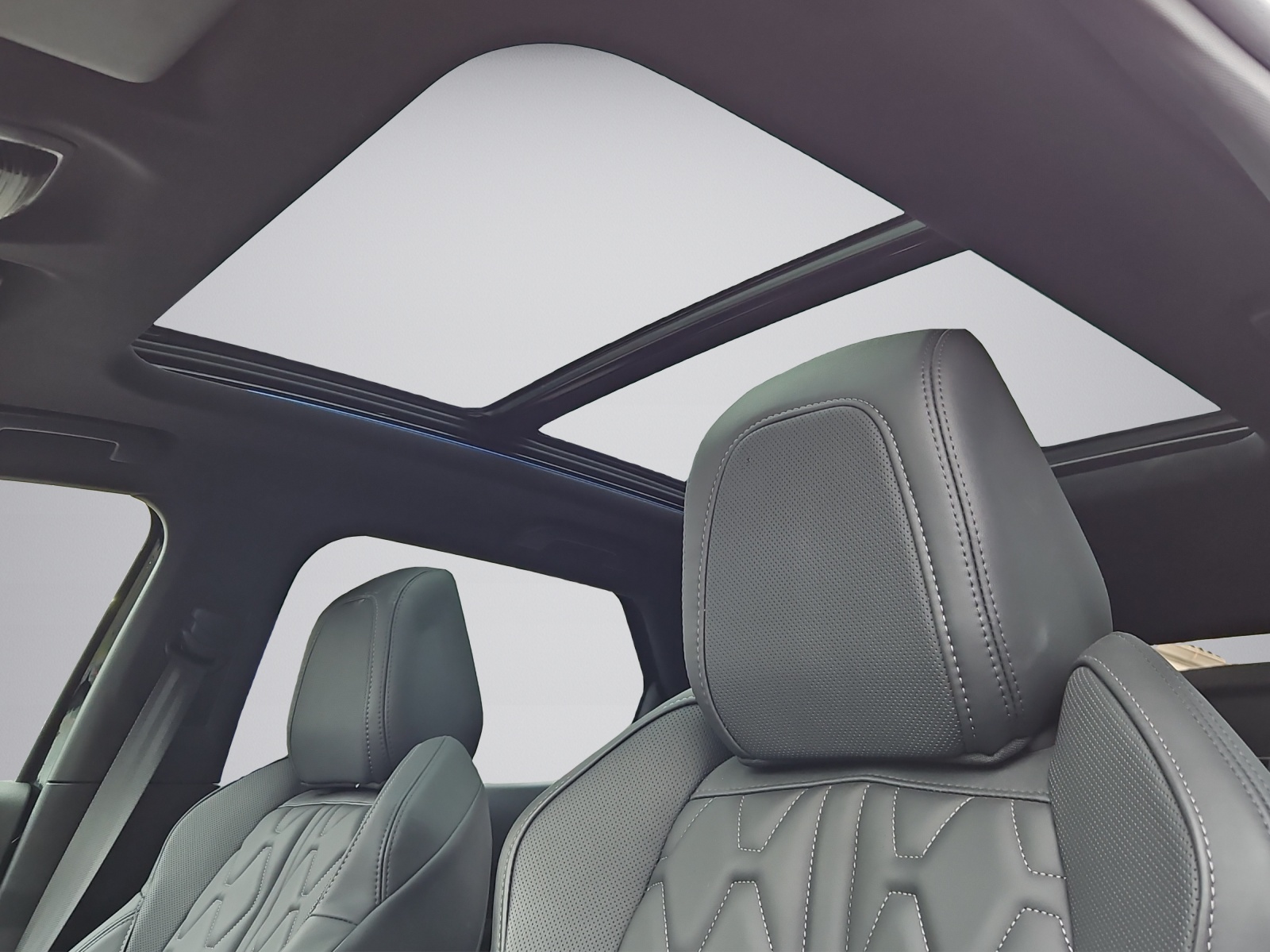 PEUGEOT 3008 1.2 PureTech GT Pack EAT8-image-16