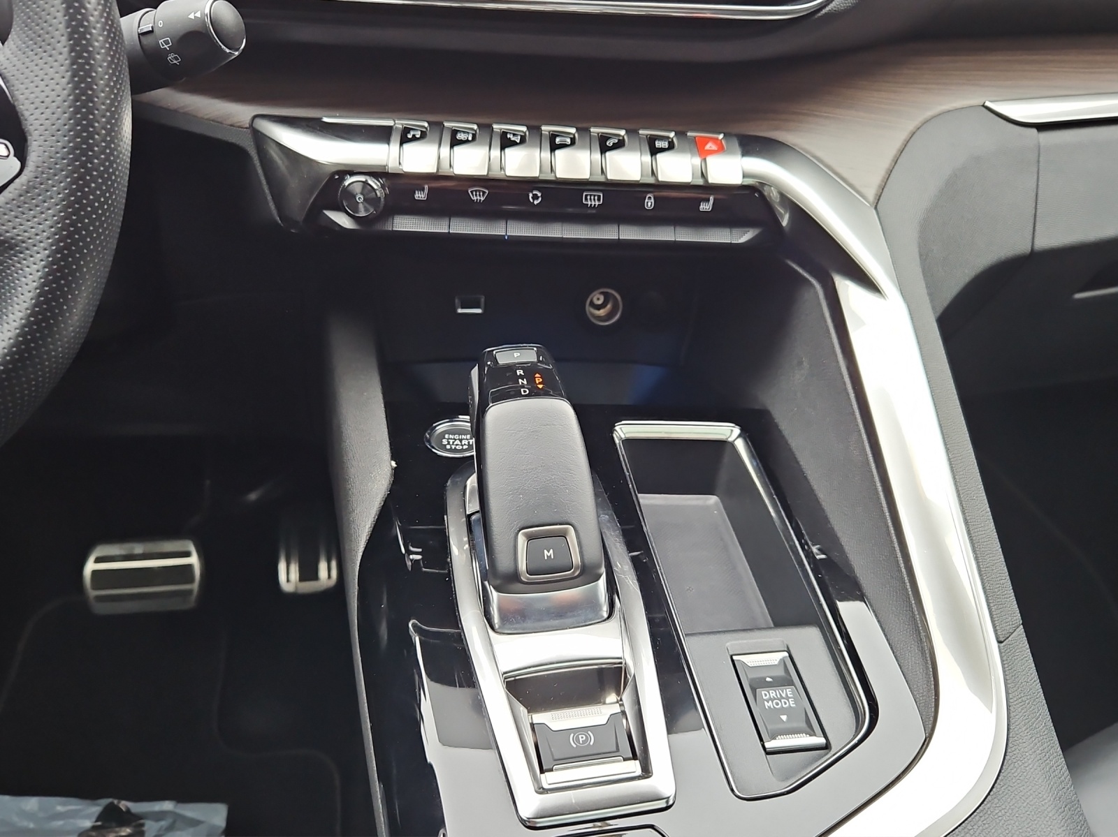 PEUGEOT 3008 1.2 PureTech GT Pack EAT8-image-13