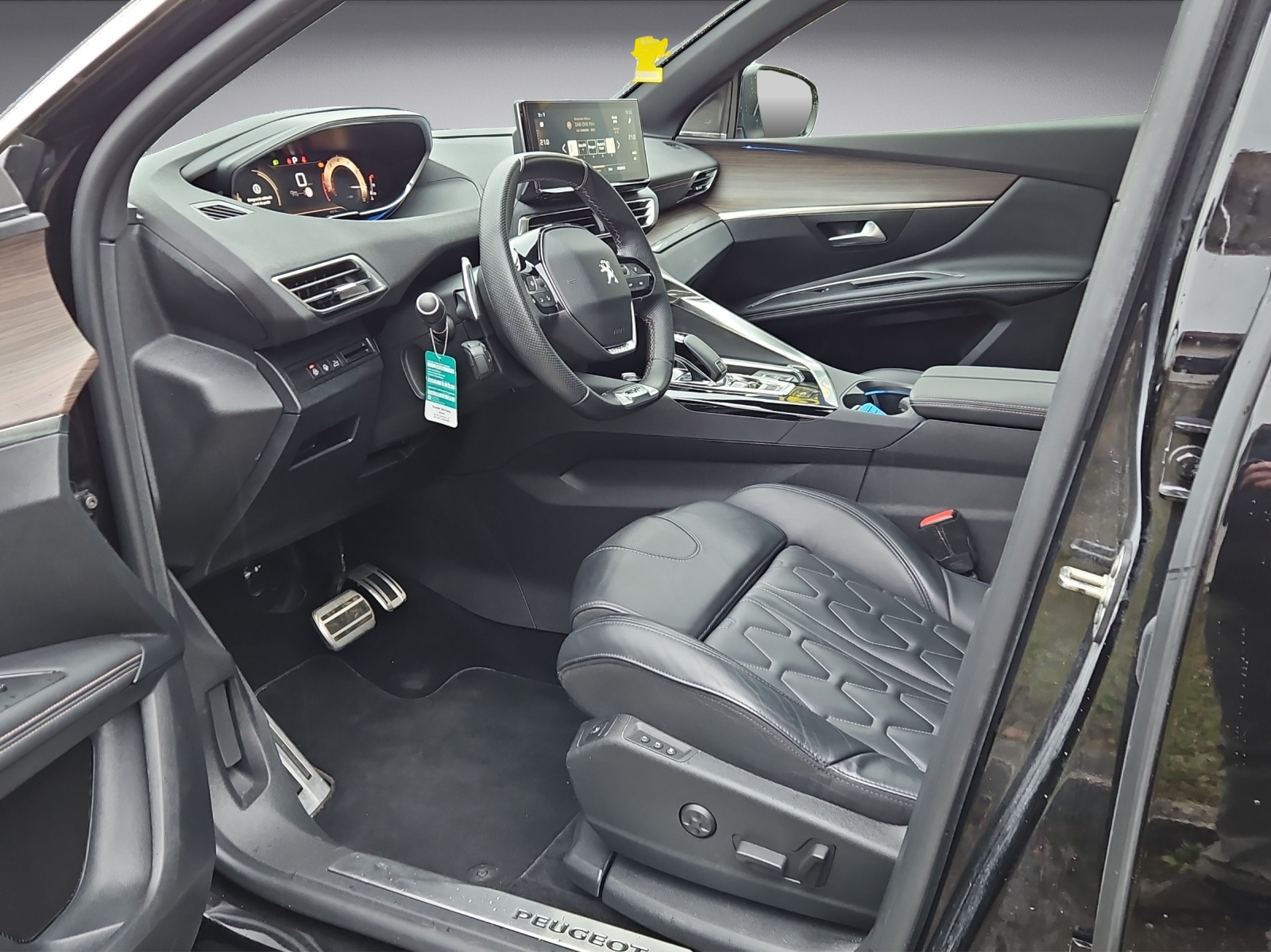 PEUGEOT 3008 1.2 PureTech GT Pack EAT8-image-9