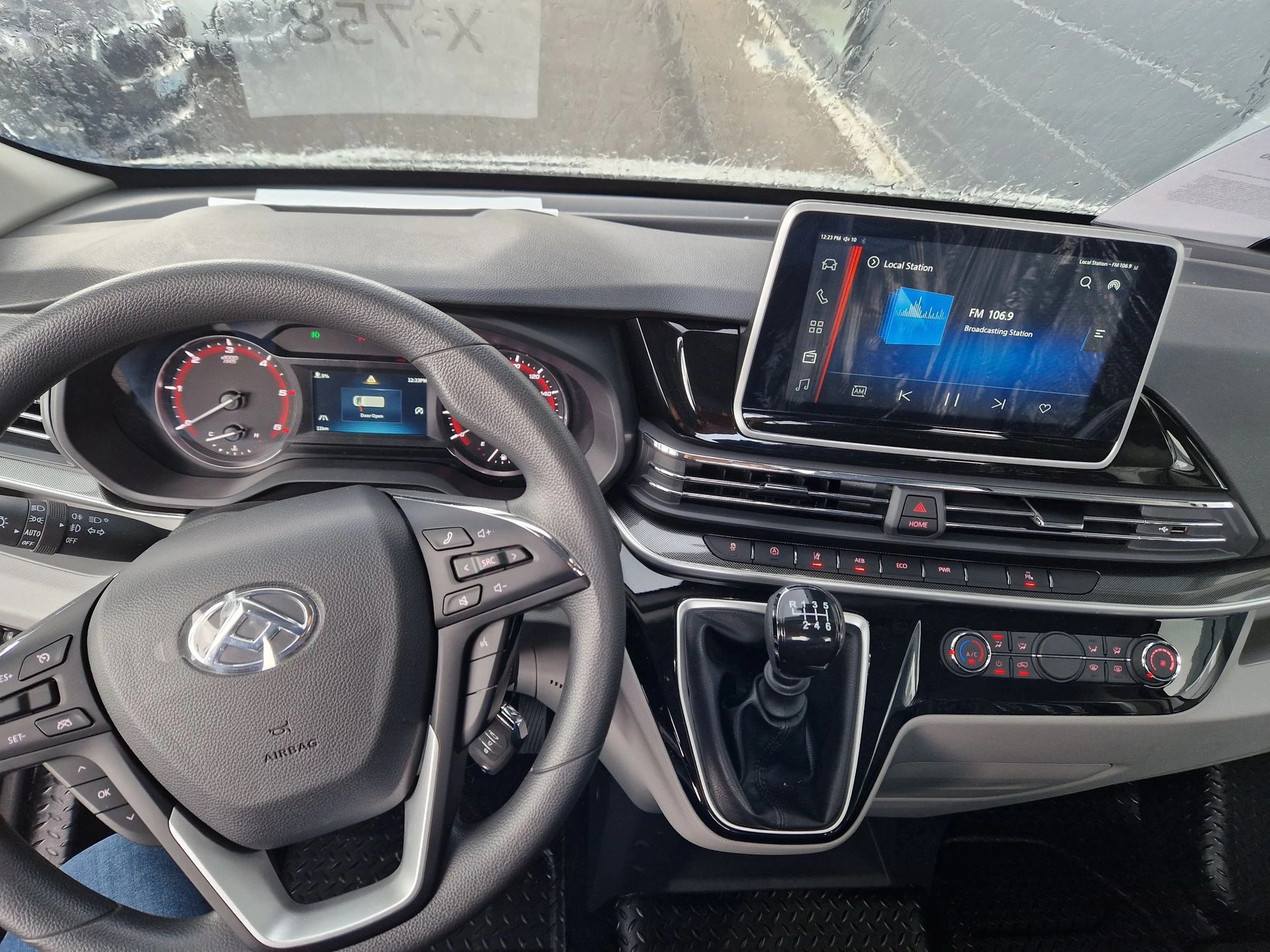 MAXUS Deliver 9 2.0D L4 RWD Luxury-image-6