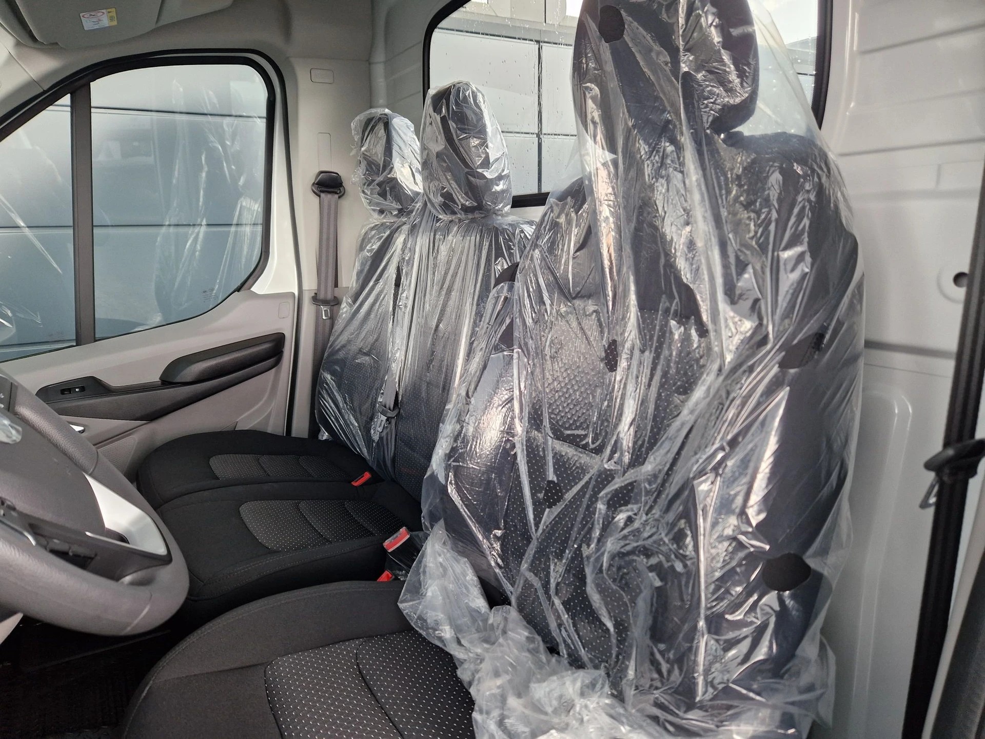 MAXUS Deliver 9 2.0D L4 RWD Luxury-image-7